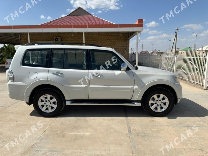 Mitsubishi Pajero 2013 - 280 000 TMT - Байрамали - img 2