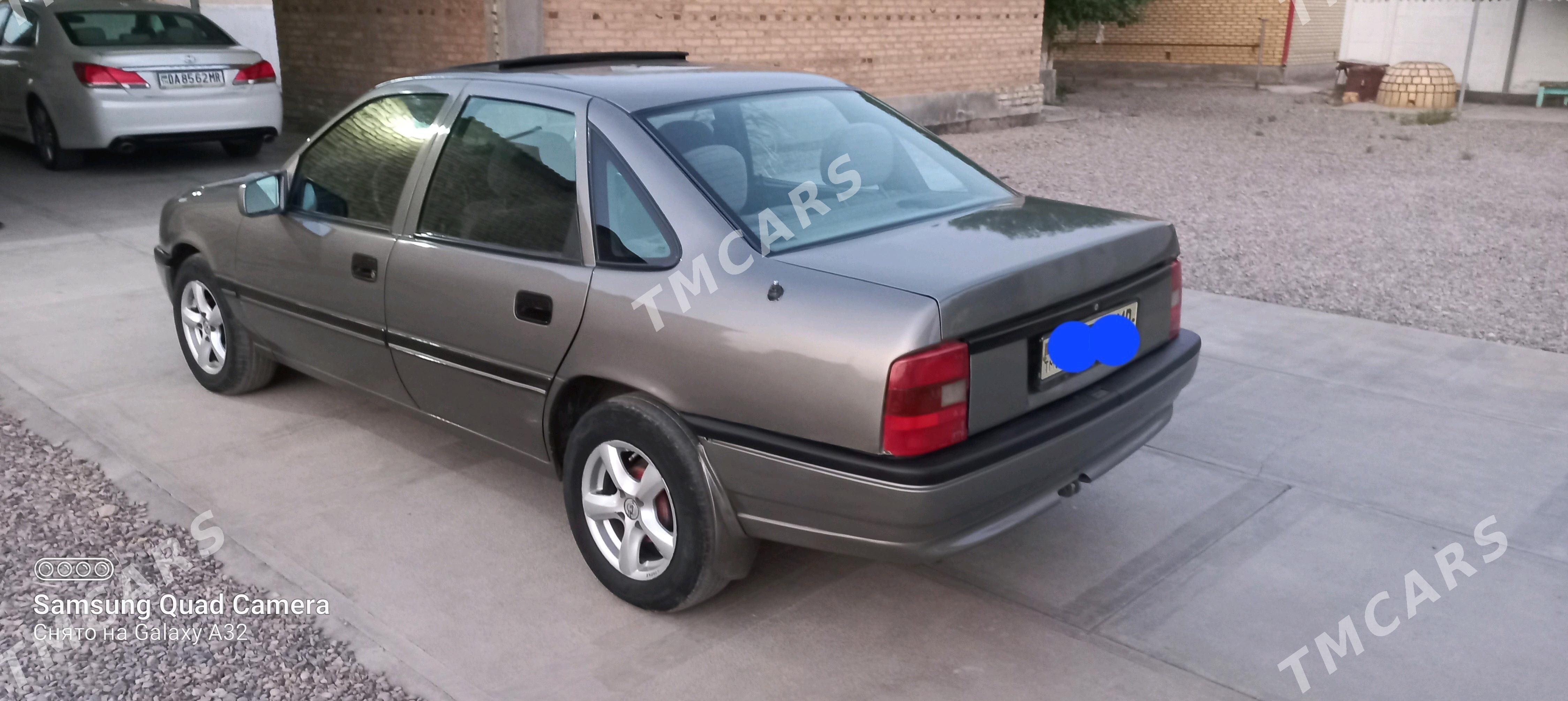Opel Vectra 1992 - 30 000 TMT - Mary - img 3
