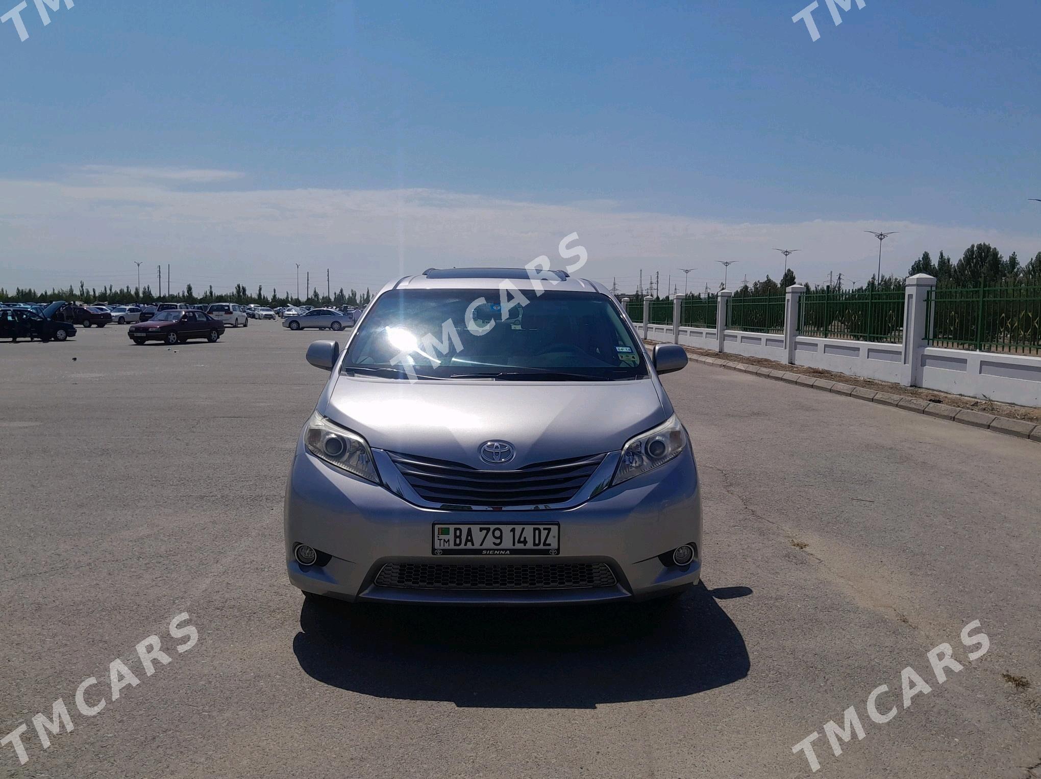 Toyota Sienna 2011 - 270 000 TMT - Гурбансолтан Едже - img 6