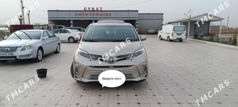 Toyota Sienna 2017 - 420 000 TMT - Мургап - img 2