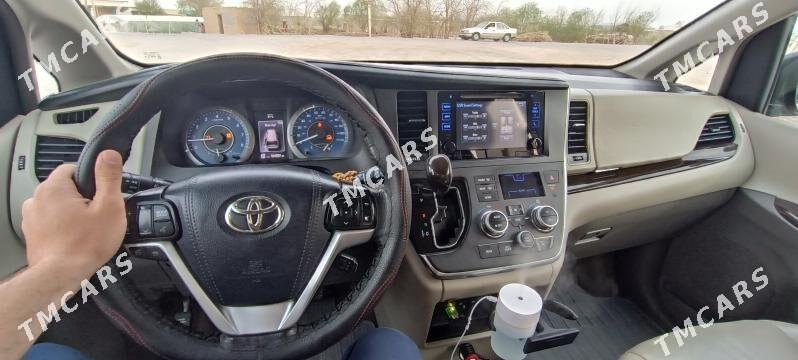 Toyota Sienna 2017 - 420 000 TMT - Мургап - img 5