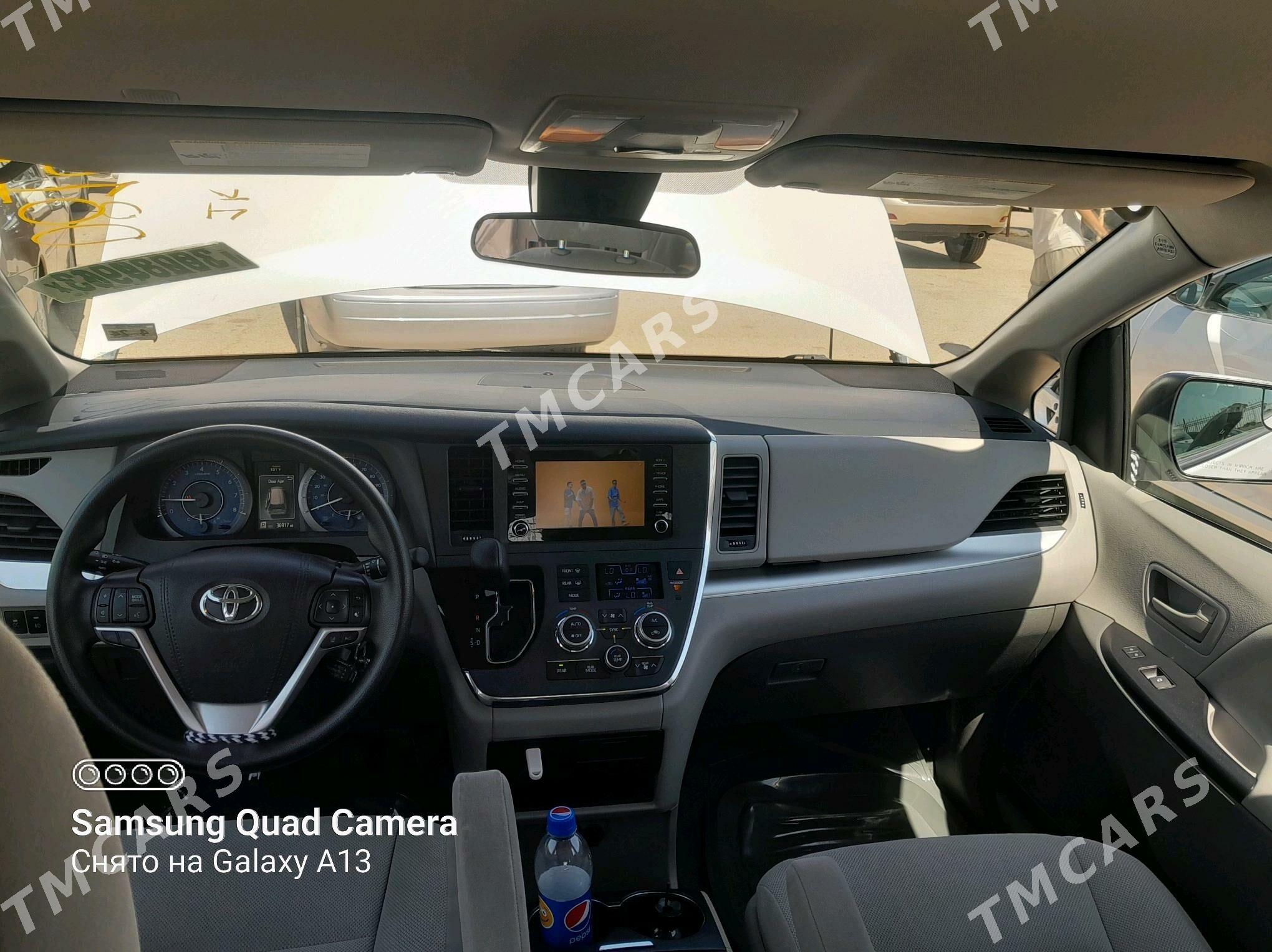 Toyota Sienna 2019 - 360 000 TMT - Мары - img 8