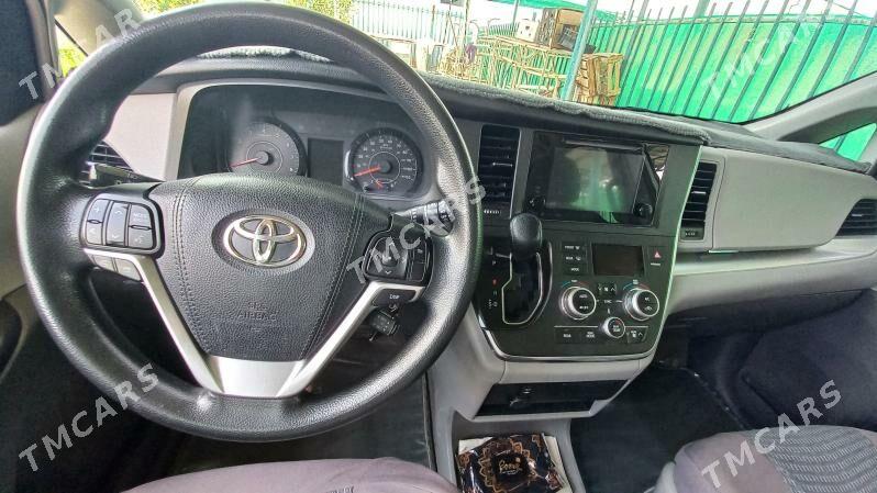 Toyota Sienna 2017 - 300 000 TMT - Aşgabat - img 5