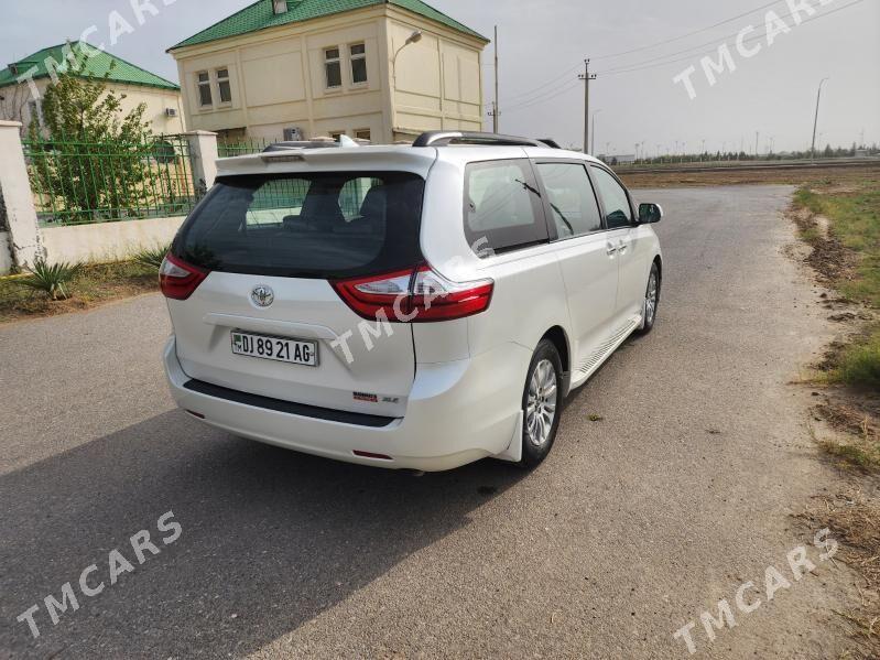 Toyota Sienna 2018 - 469 000 TMT - Ашхабад - img 4