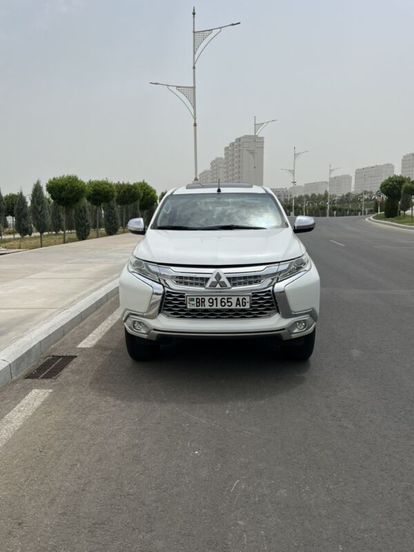 Mitsubishi Montero 2019 - 400 000 TMT - Aşgabat - img 2