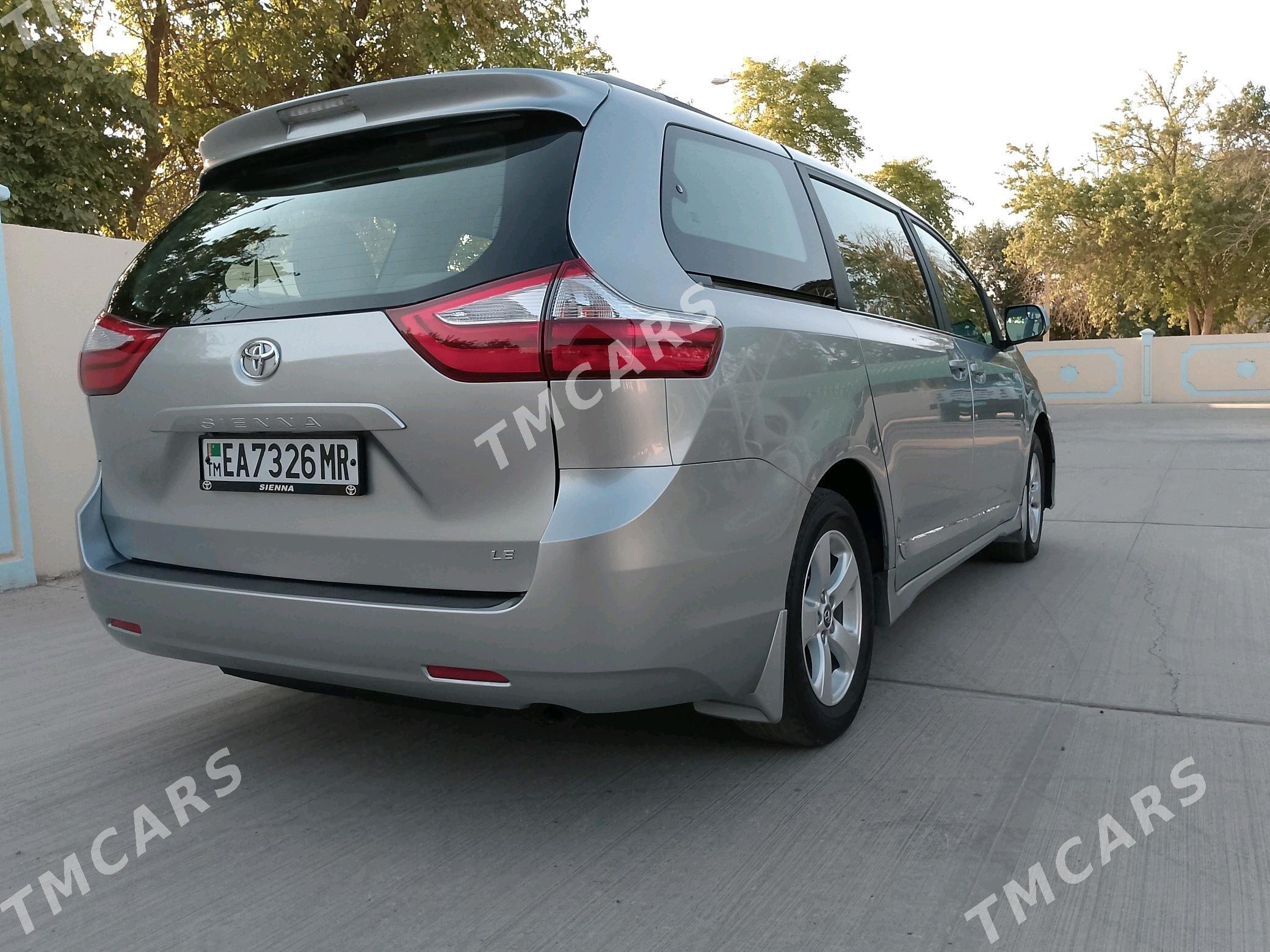 Toyota Sienna 2019 - 330 000 TMT - Байрамали - img 6