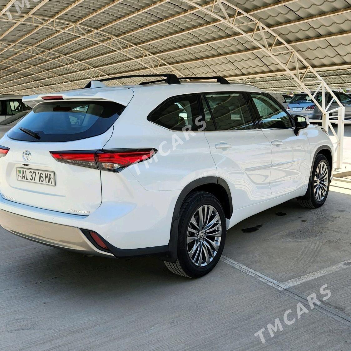 Toyota Highlander 2022 - 700 000 TMT - Baýramaly - img 3