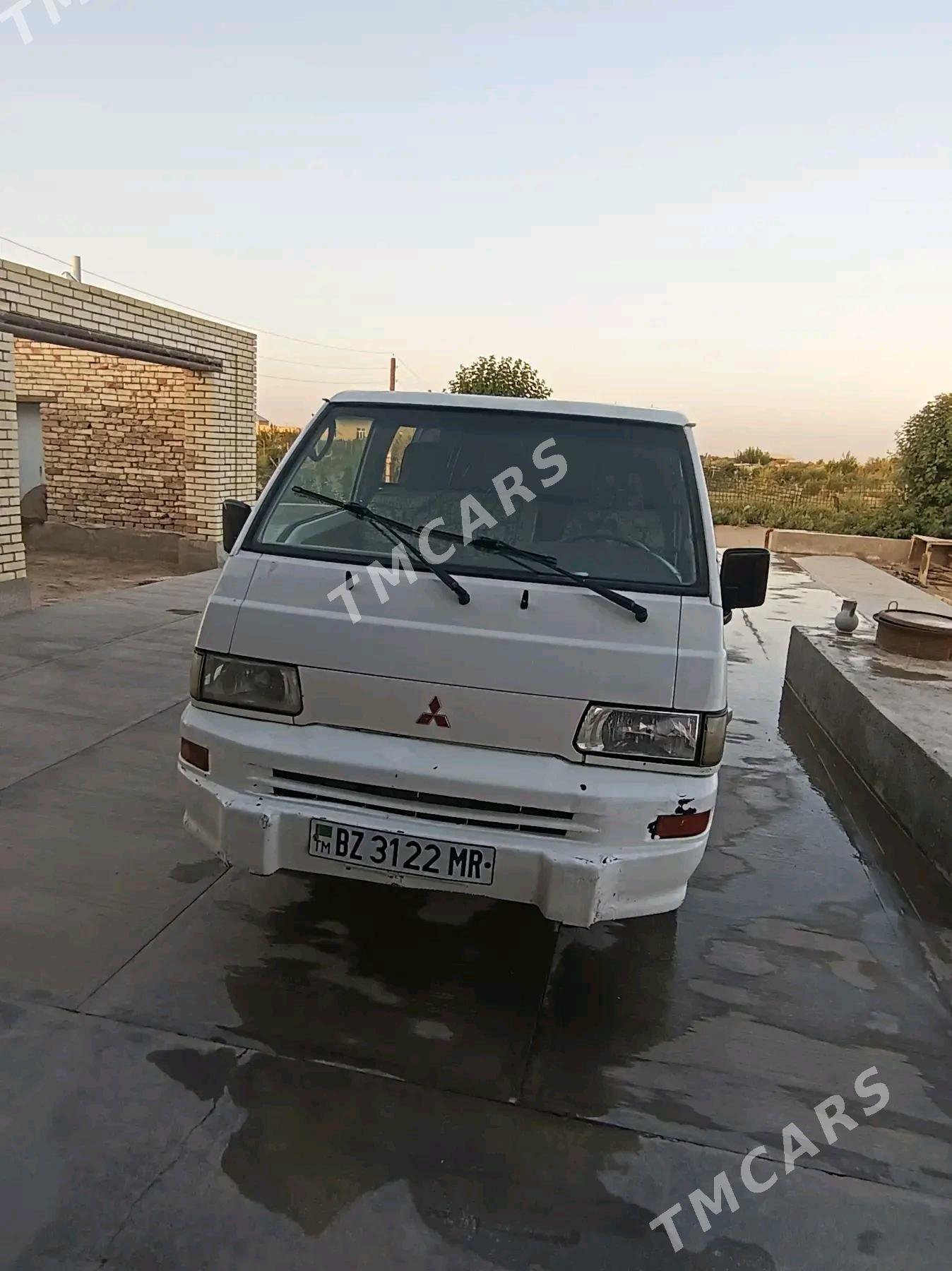 Toyota Hiace 2004 - 45 000 TMT - Sakarçäge - img 2