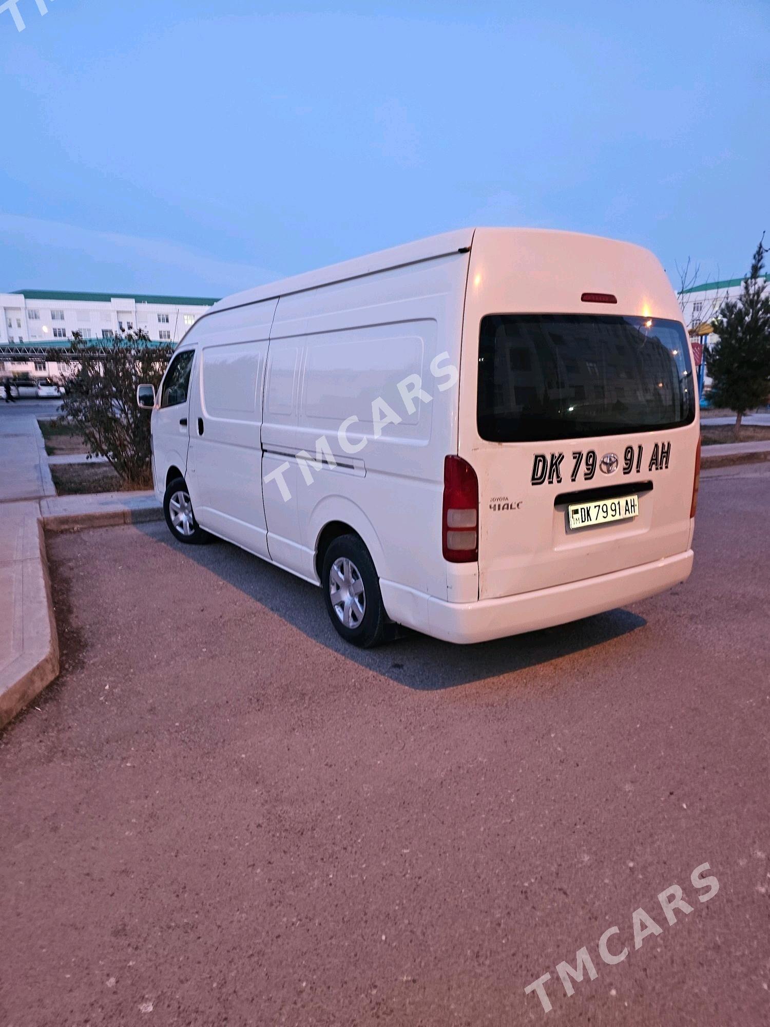 Toyota Hiace 2017 - 355 000 TMT - Гуртли - img 3