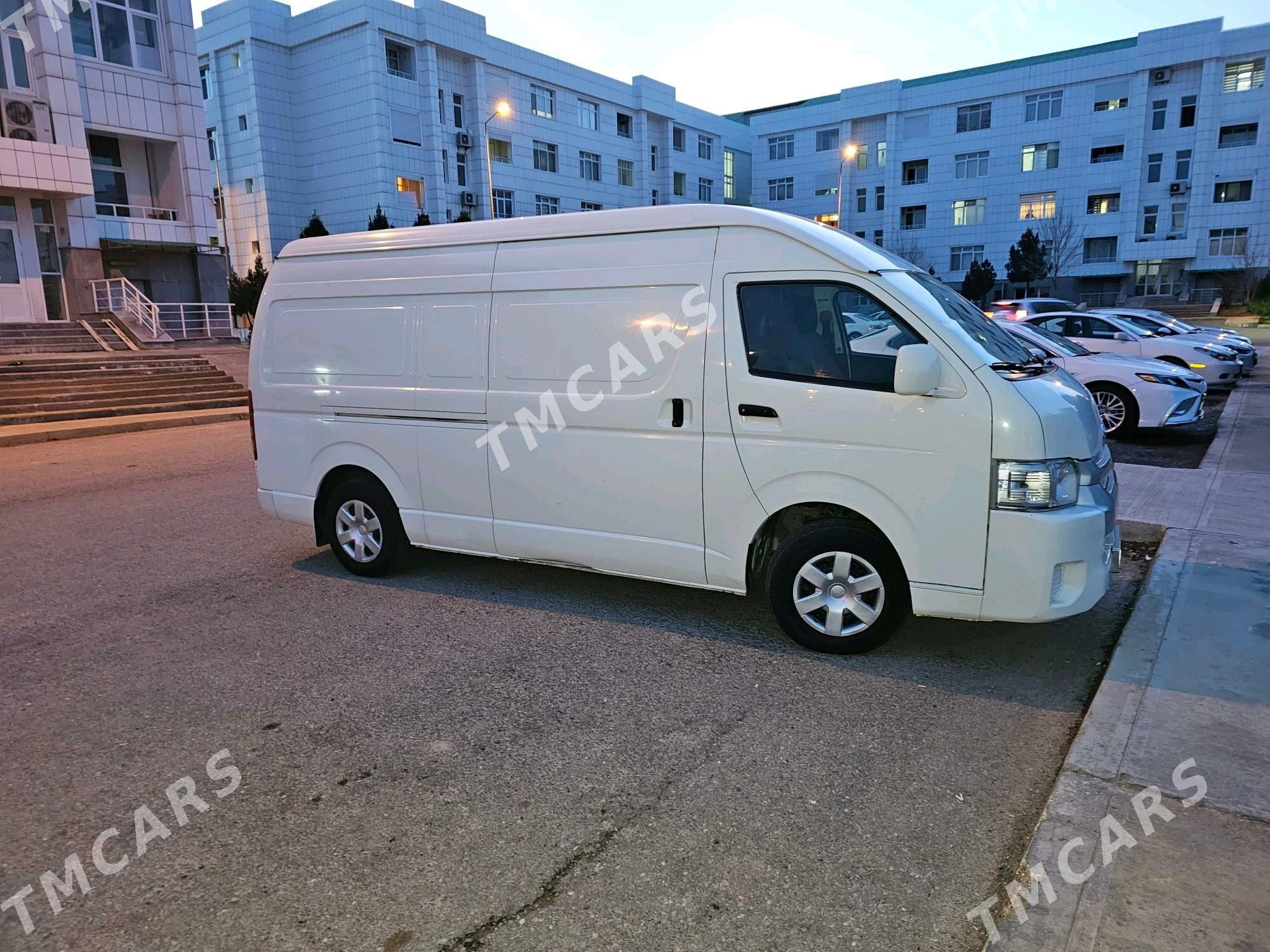 Toyota Hiace 2017 - 355 000 TMT - Гуртли - img 4