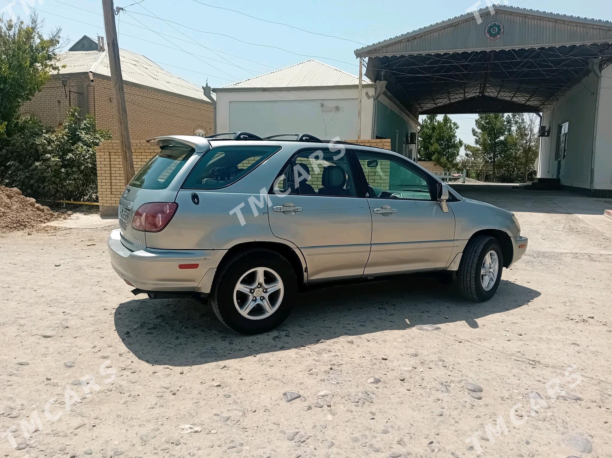 Lexus RX 300 2000 - 125 000 TMT - Мургап - img 3