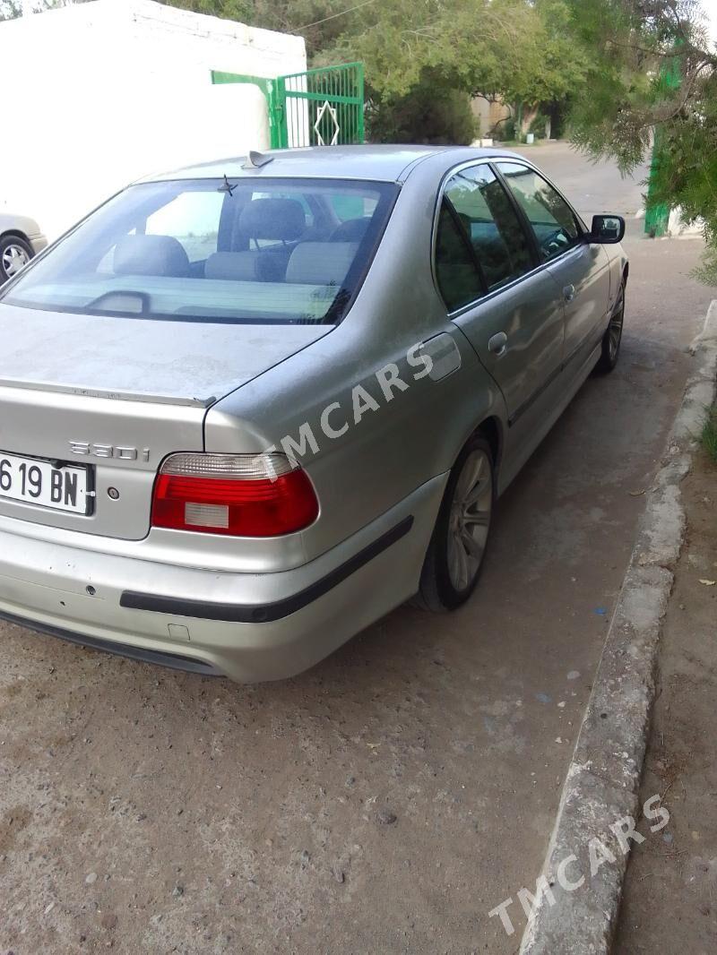 BMW E39 2002 - 80 000 TMT - Türkmenbaşy - img 4