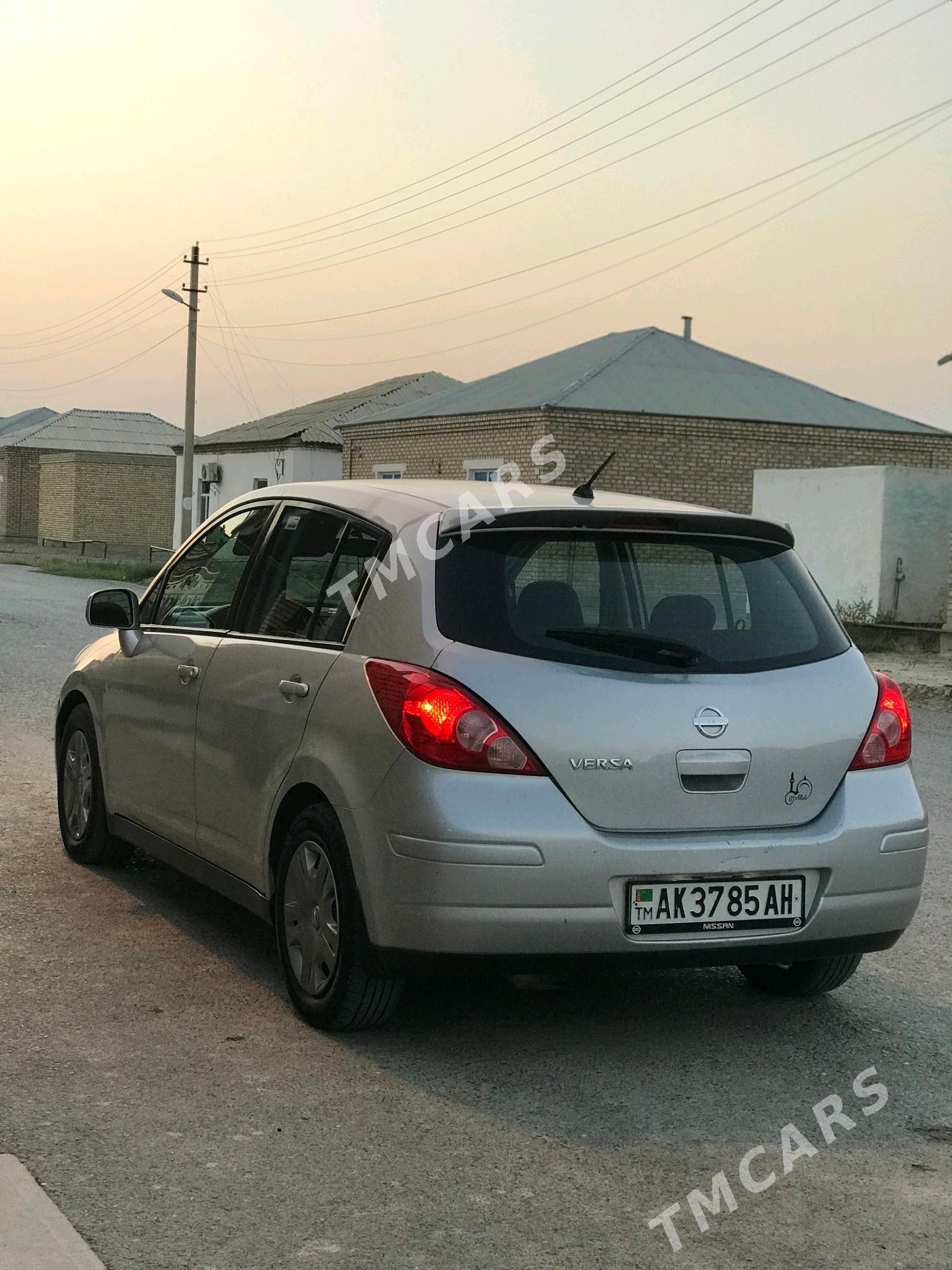 Nissan Versa 2010 - 89 000 TMT - Bäherden - img 3