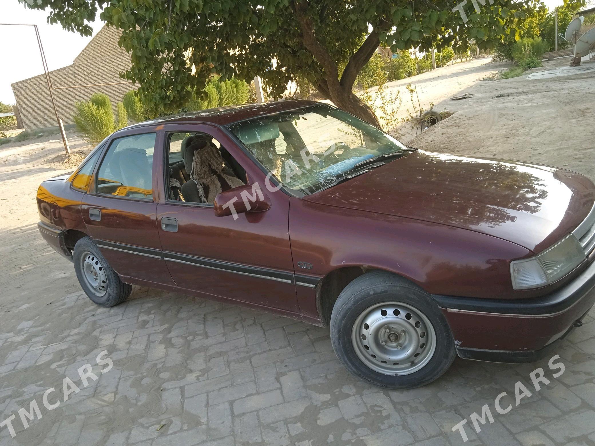Opel Vectra 1992 - 18 000 TMT - Garabekewül - img 4