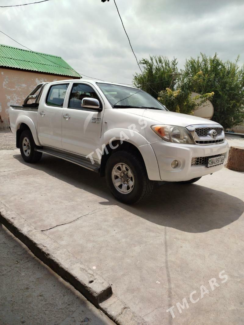 Toyota Hilux 2011 - 260 000 TMT - Ашхабад - img 2