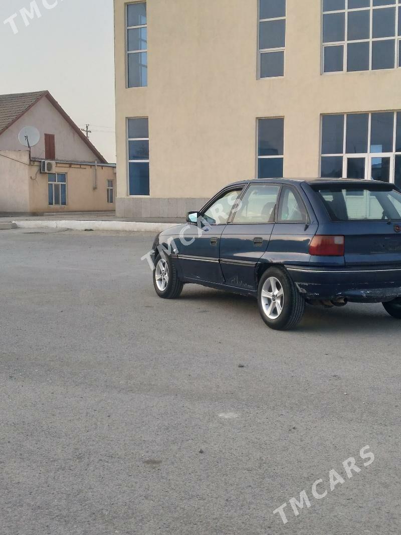 Opel Astra 1993 - 22 000 TMT - Бахарден - img 4