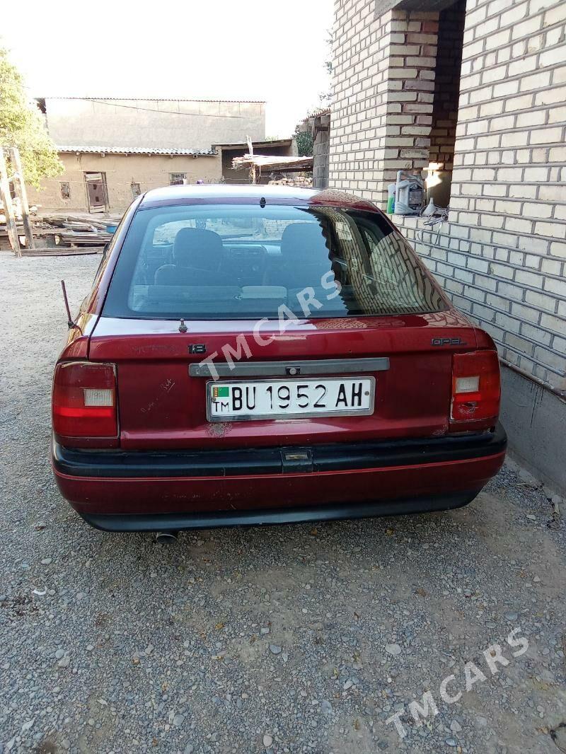 Opel Vectra 1990 - 20 000 TMT - Kaka - img 3