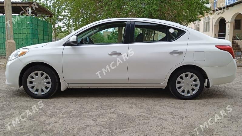 Nissan Versa 2012 - 88 000 TMT - Дашогуз - img 3
