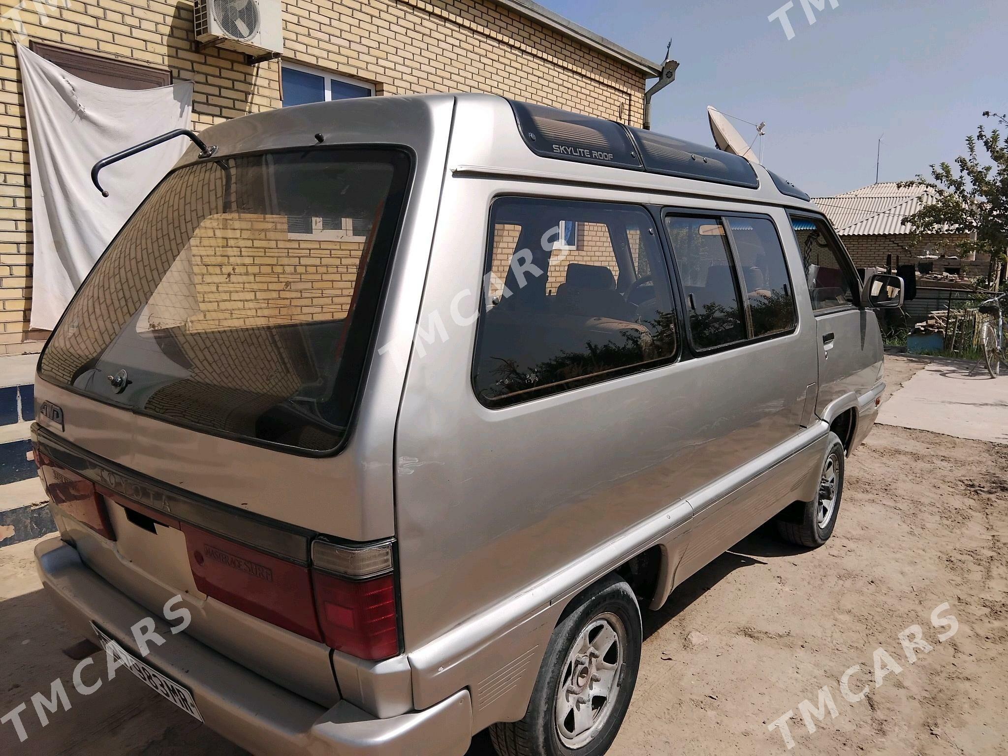 Toyota Town Ace 1988 - 28 000 TMT - Мары - img 3