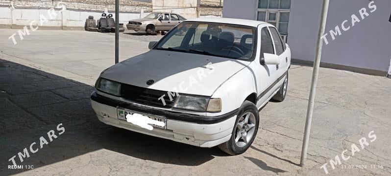 Opel Vectra 1990 - 14 000 TMT - Бахарден - img 2