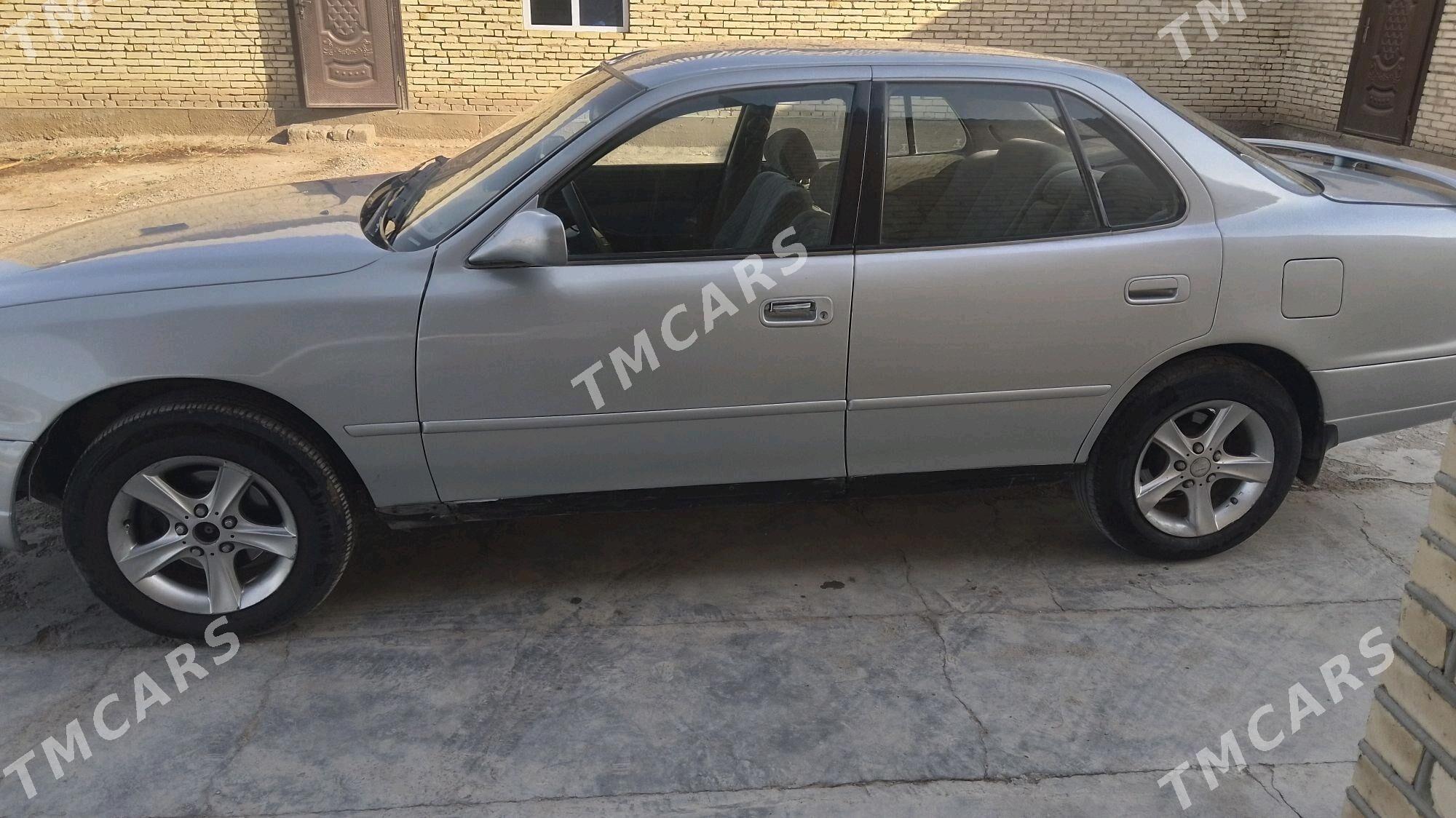 Toyota Camry 1995 - 60 000 TMT - Мургап - img 3