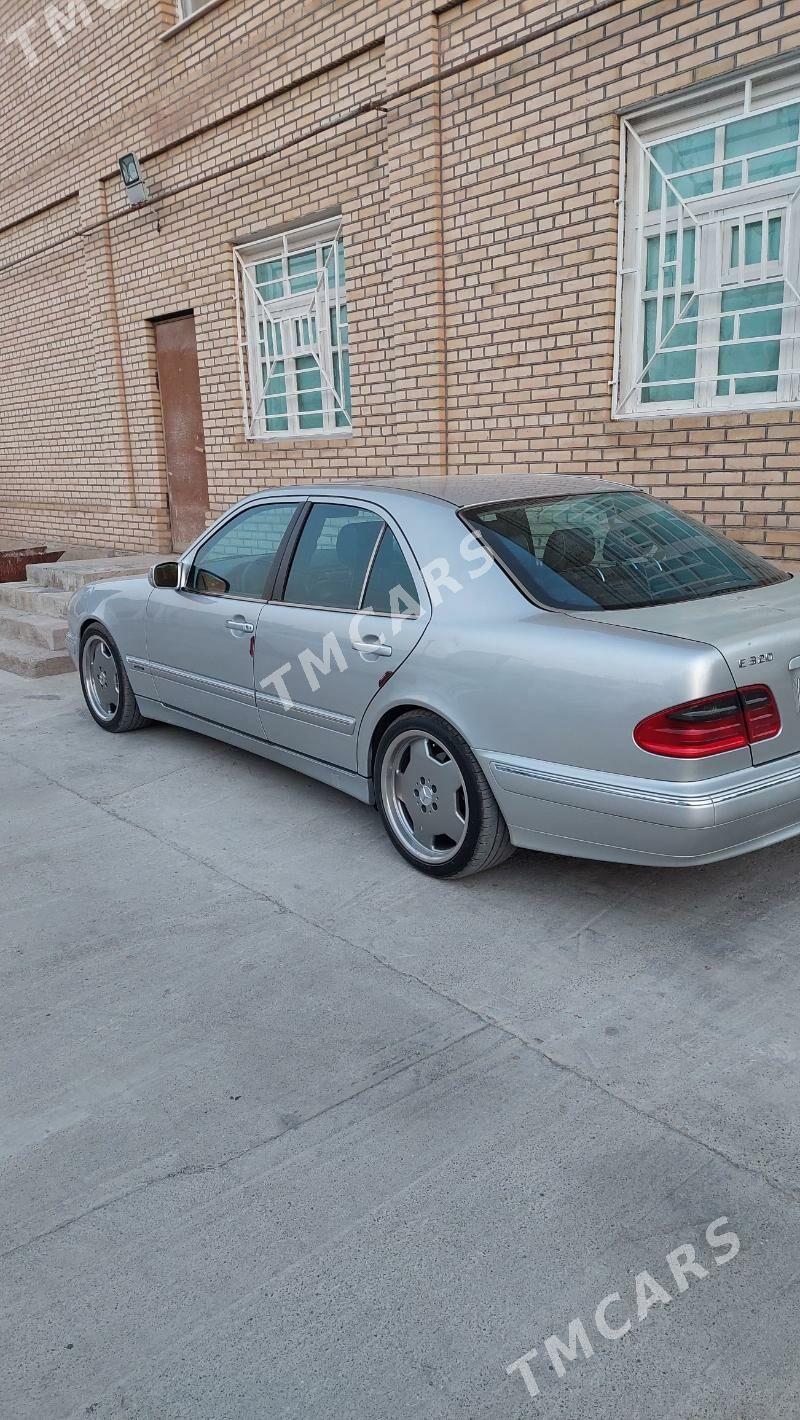 Mercedes-Benz E320 2001 - 118 000 TMT - Aşgabat - img 2