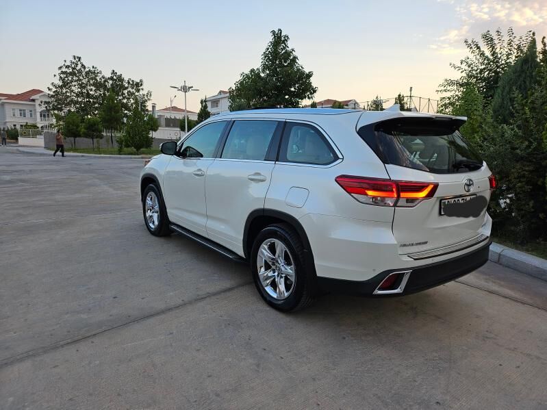 Toyota Highlander 2019 - 550 000 TMT - Улица Ататурка - img 4