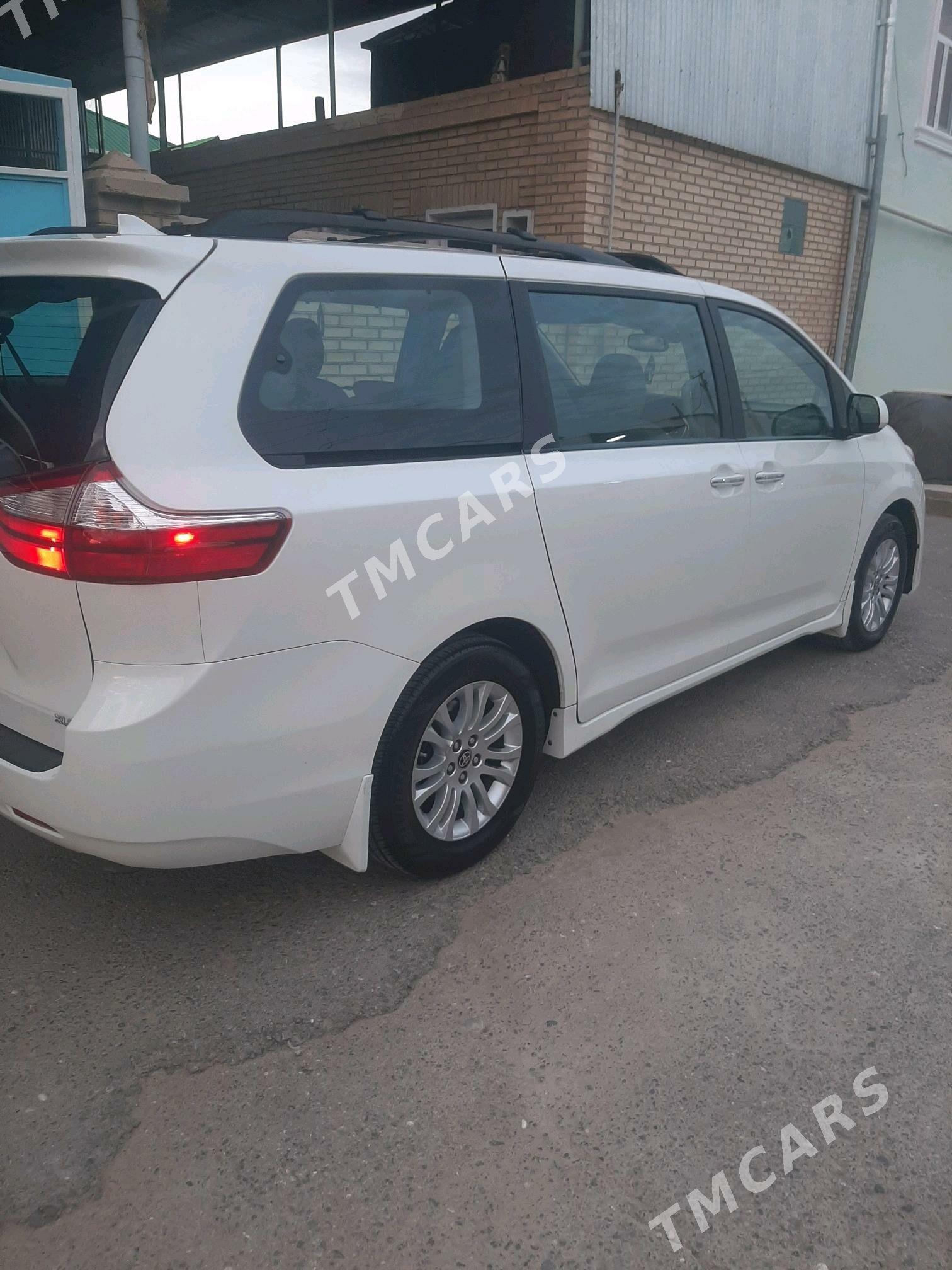 Toyota Sienna 2018 - 435 000 TMT - Bedew - img 2