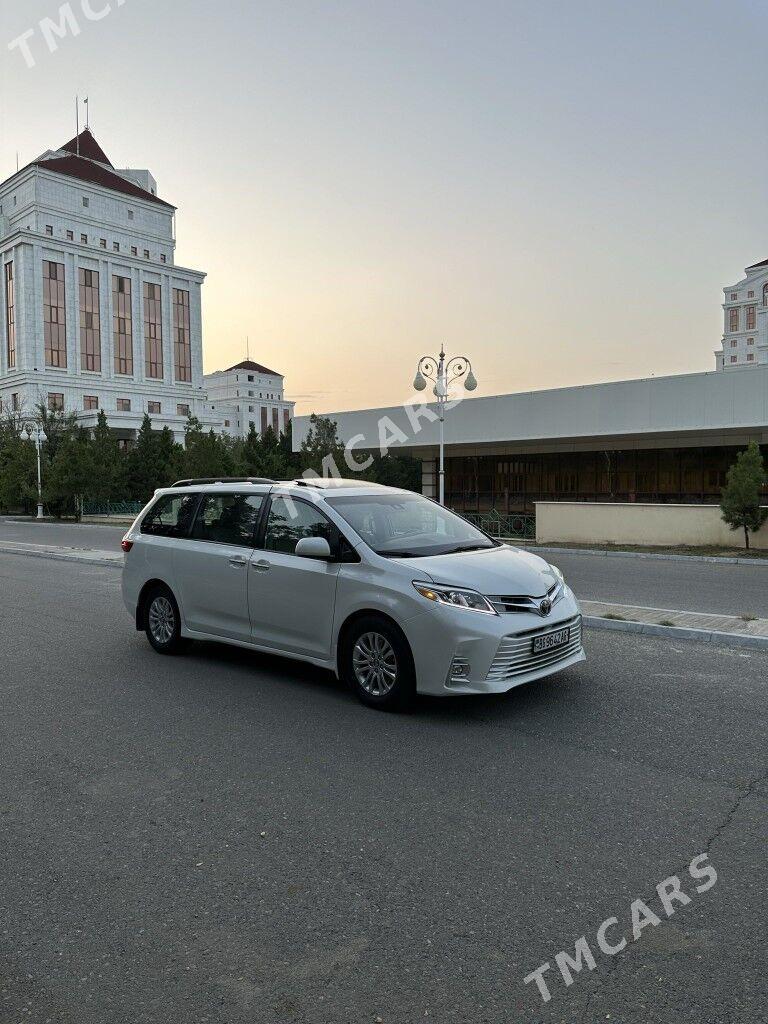 Toyota Sienna 2018 - 345 000 TMT - Aşgabat - img 2
