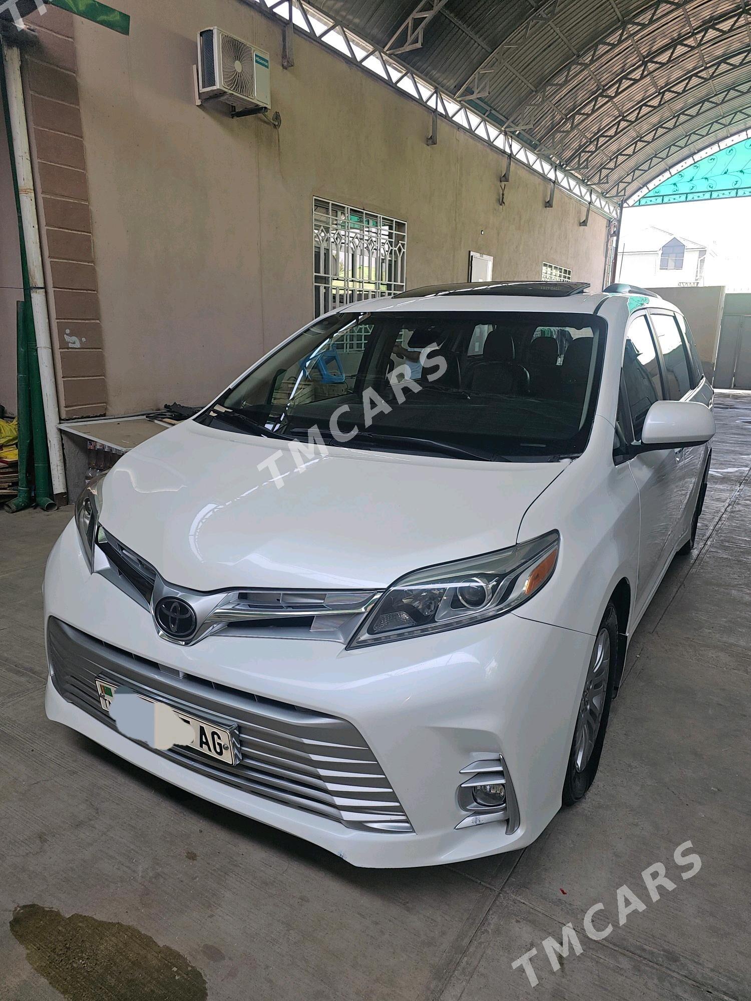 Toyota Sienna 2018 - 410 000 TMT - Ашхабад - img 2