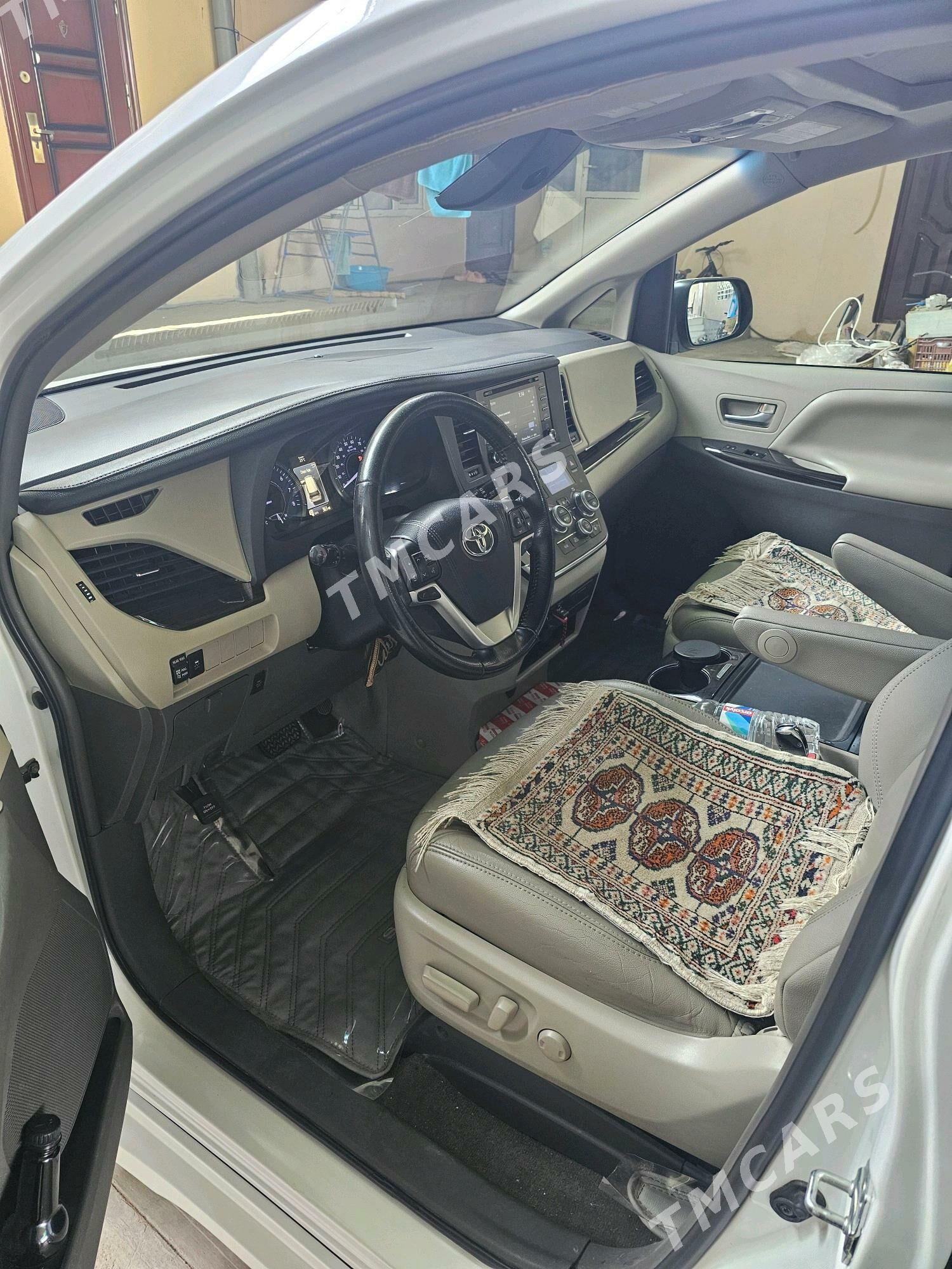 Toyota Sienna 2018 - 410 000 TMT - Ашхабад - img 10