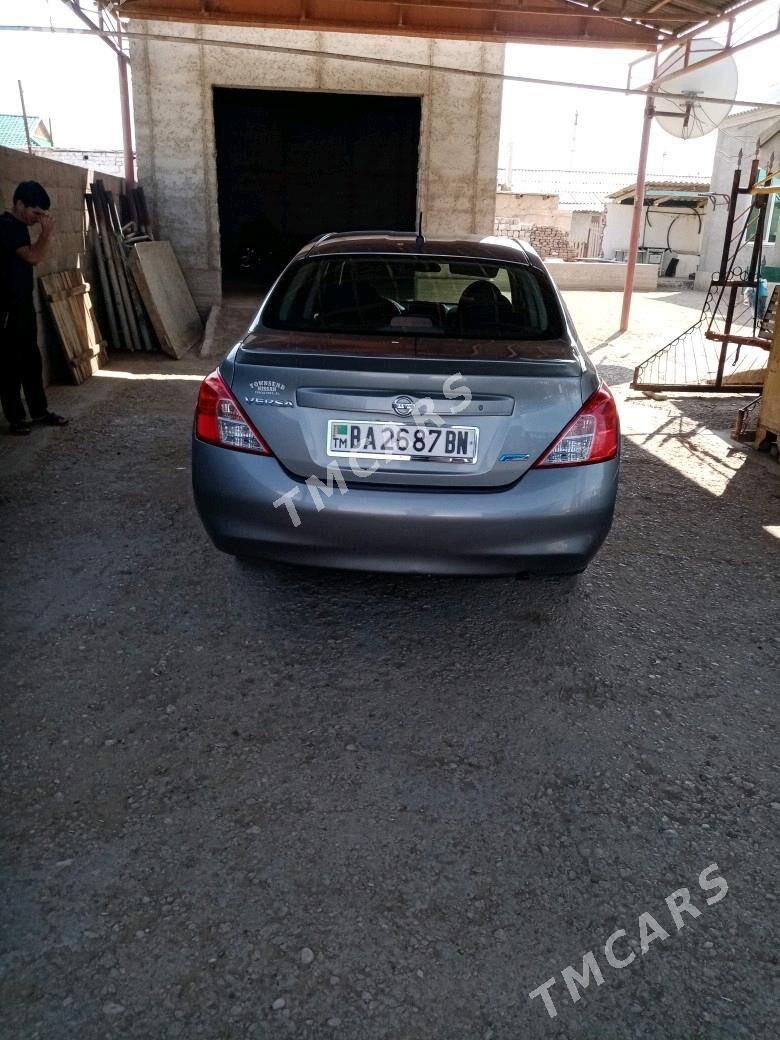 Nissan Versa 2012 - 85 000 TMT - Гумдаг - img 4