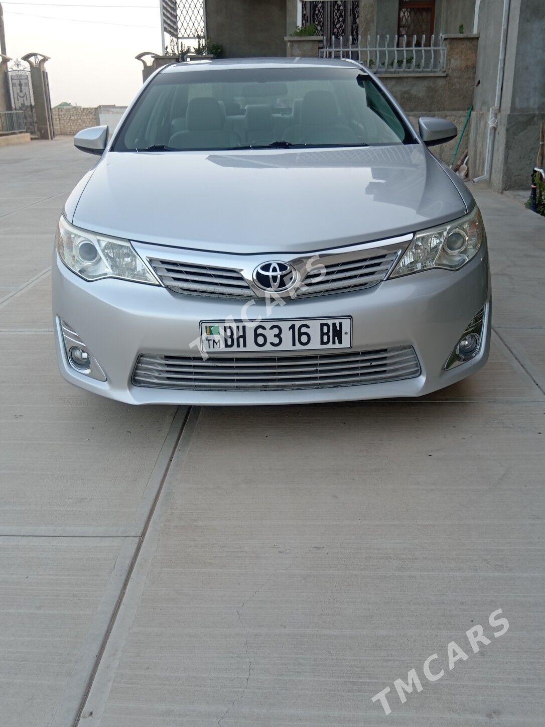 Toyota Camry 2012 - 200 000 TMT - Балканабат - img 3