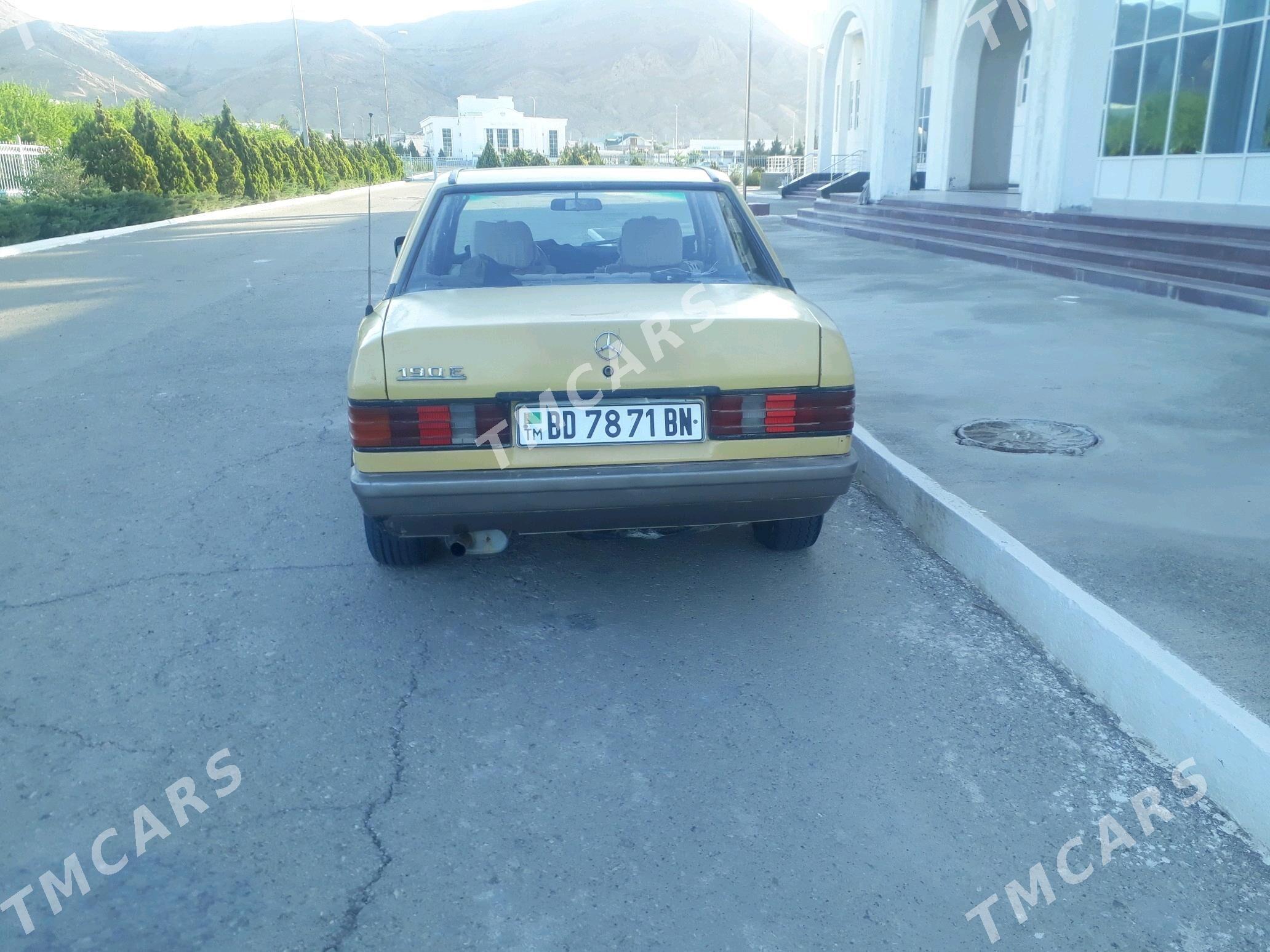 Mercedes-Benz 190-Class 1983 - 20 000 TMT - Туркменбаши - img 3