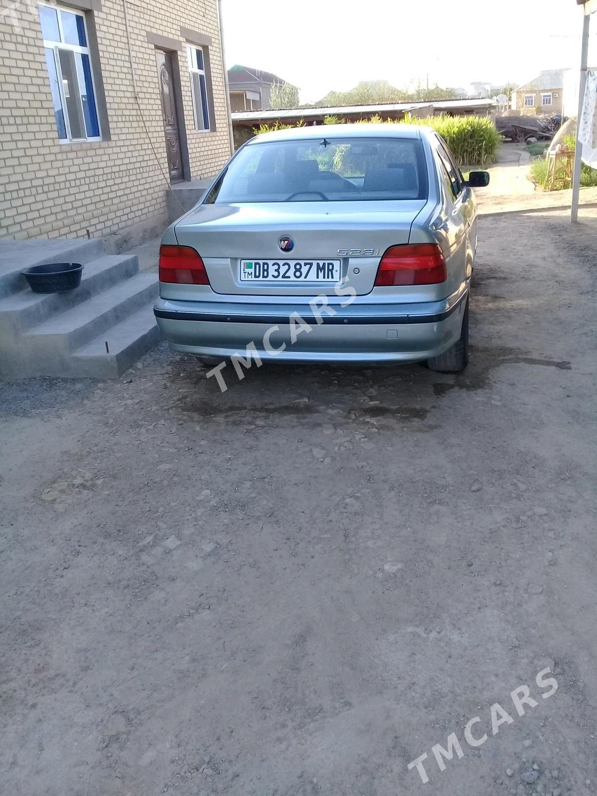 BMW E39 1998 - 80 000 TMT - Байрамали - img 3