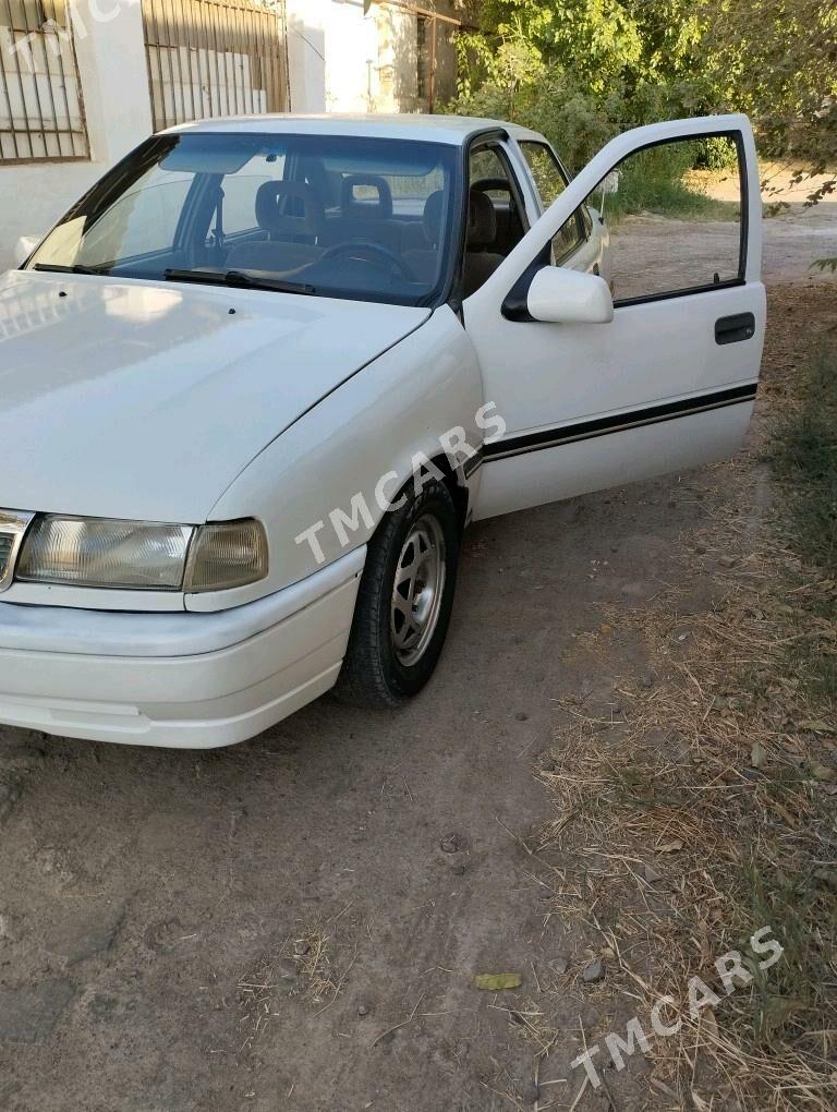 Opel Vectra 1990 - 28 000 TMT - Mary - img 2