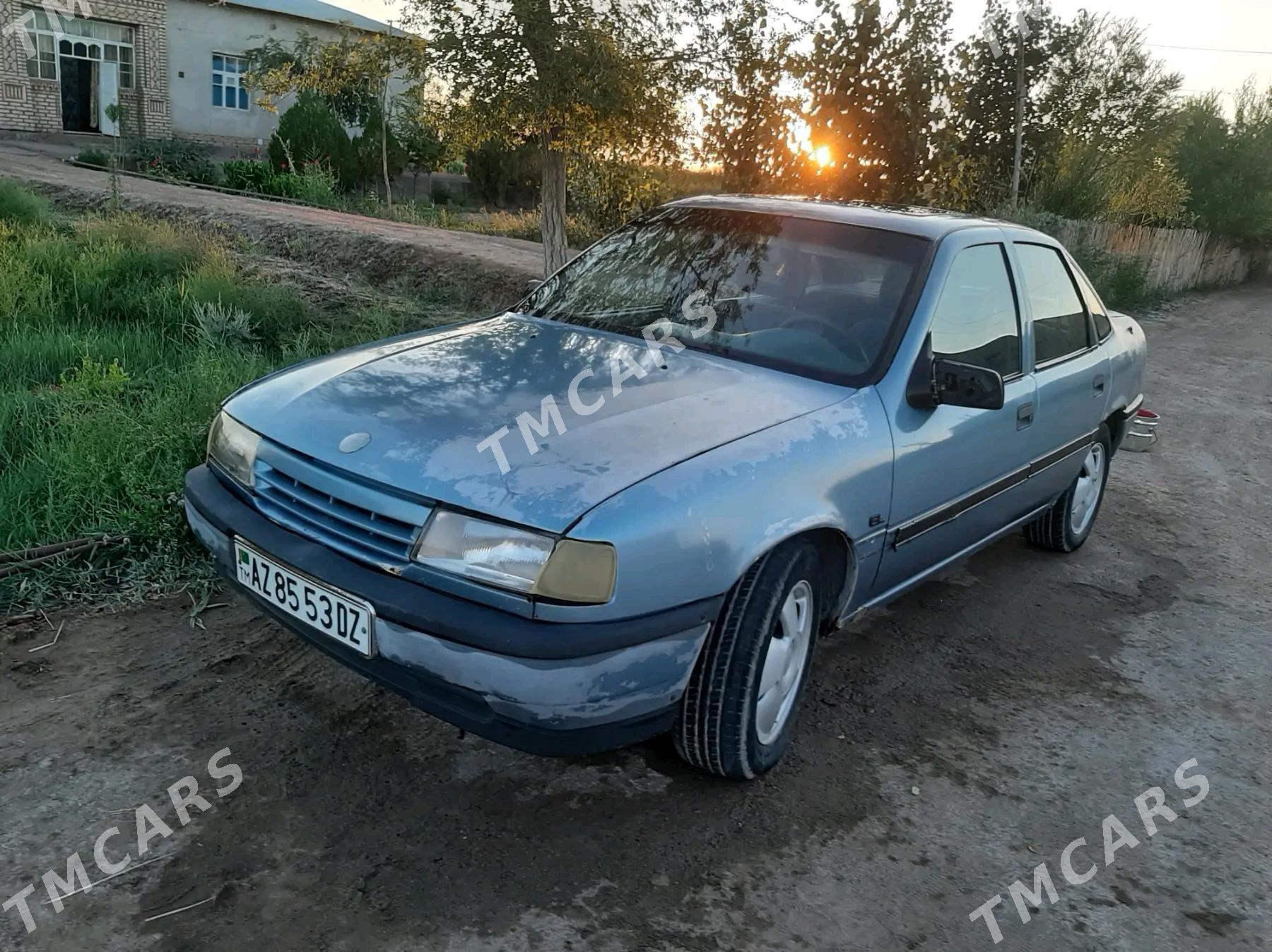 Opel Vectra 1990 - 25 000 TMT - Gubadag - img 3