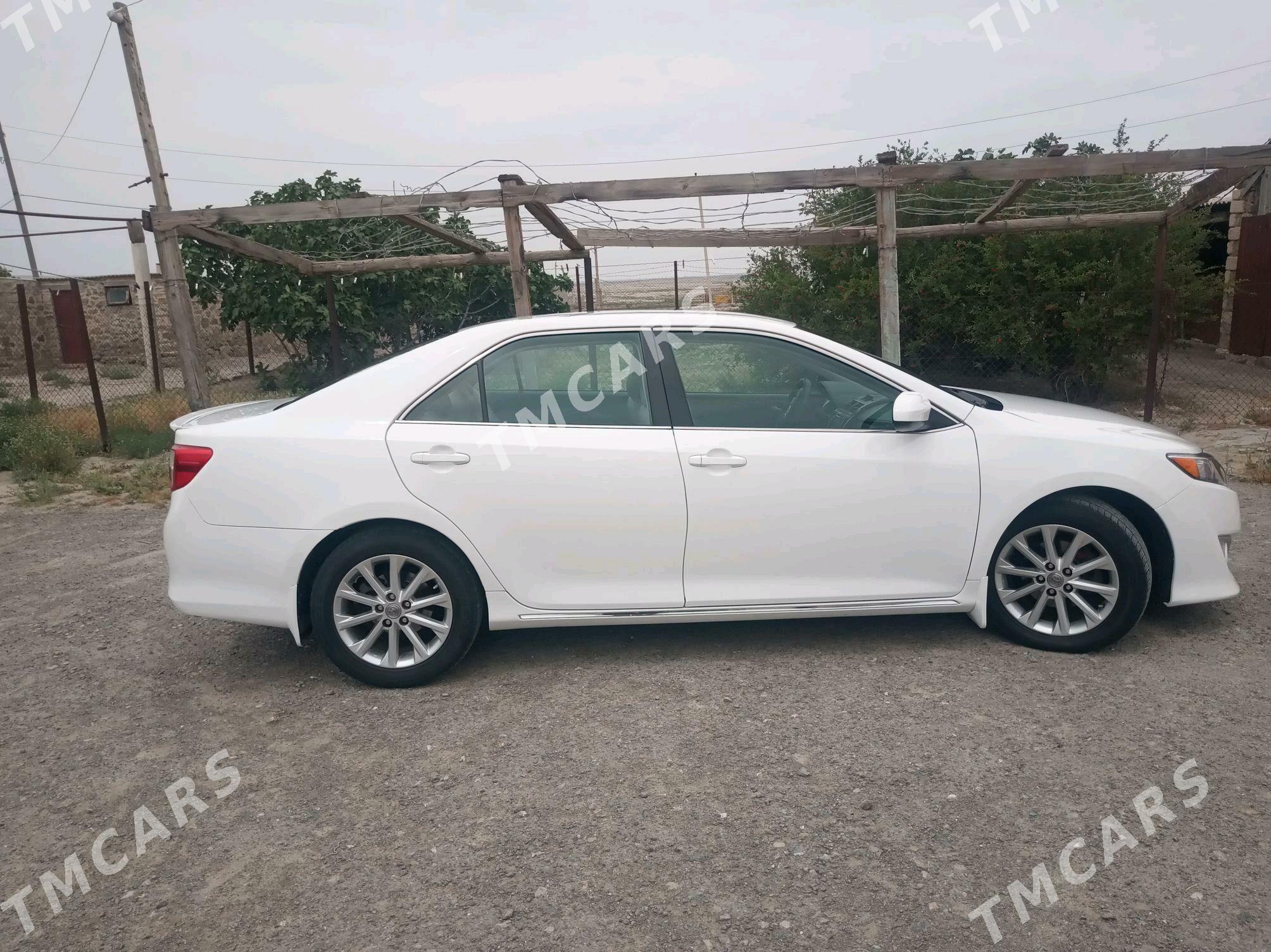 Toyota Camry 2012 - 200 000 TMT - Bereket - img 4