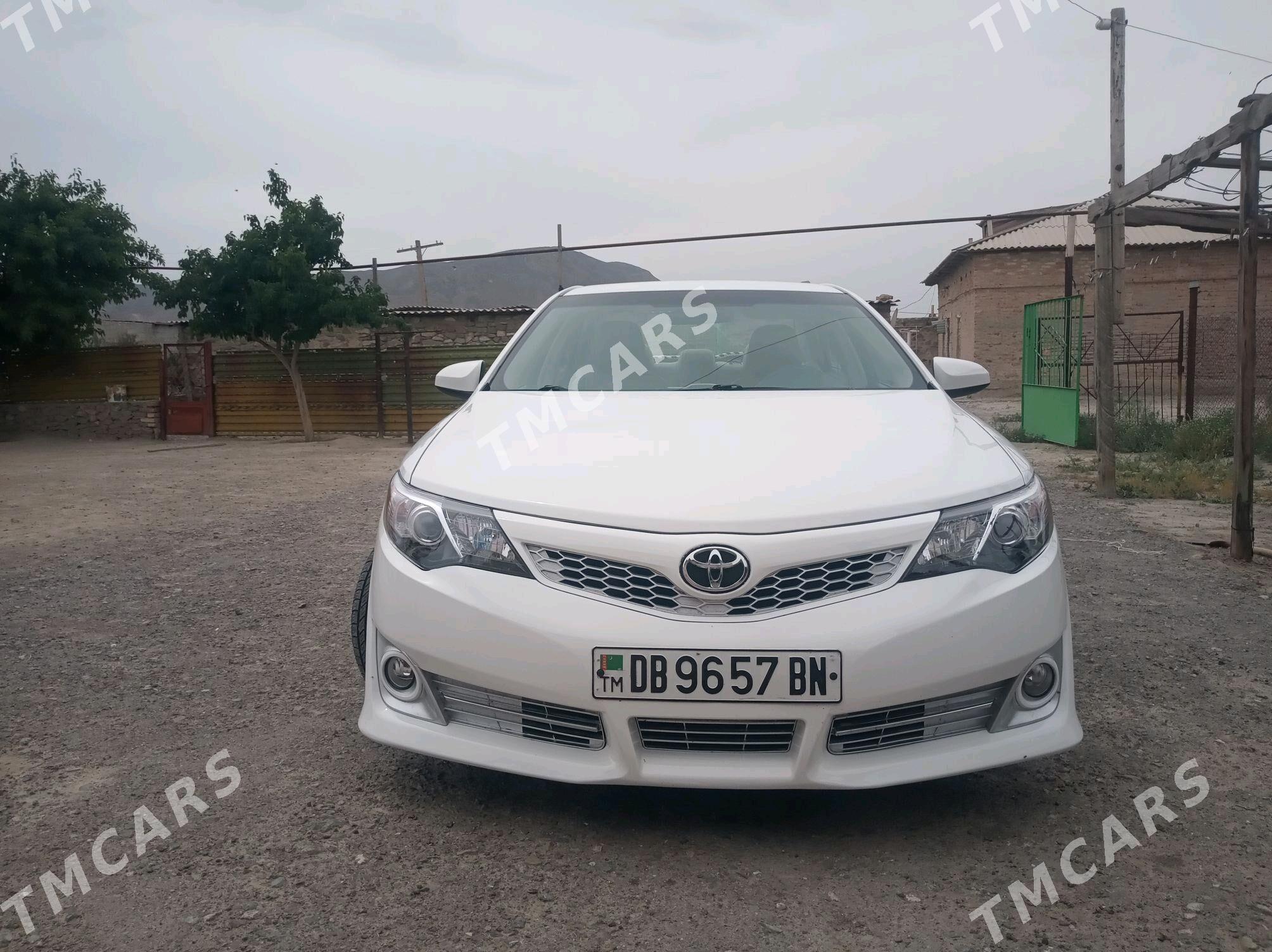 Toyota Camry 2012 - 200 000 TMT - Берекет - img 3