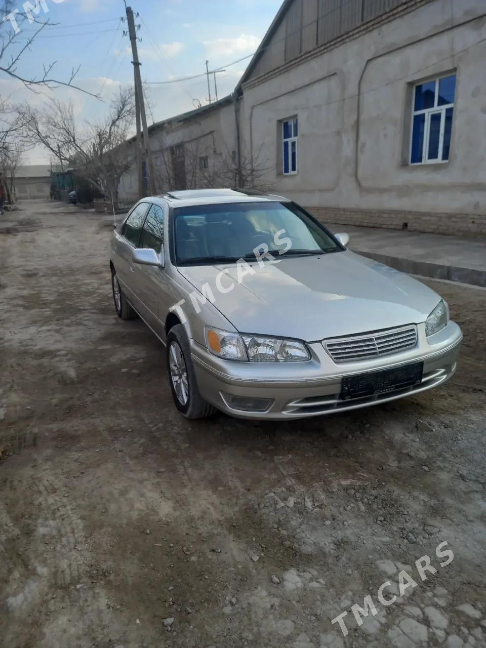 Toyota Camry 2001 - 130 000 TMT - Гурбансолтан Едже - img 2