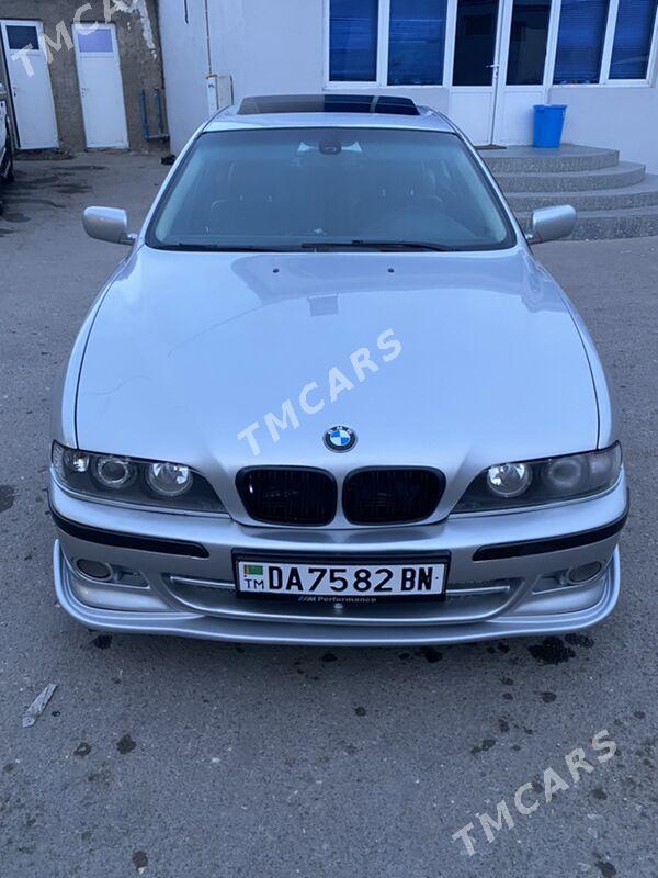 BMW E39 2001 - 99 000 TMT - Türkmenbaşy - img 4