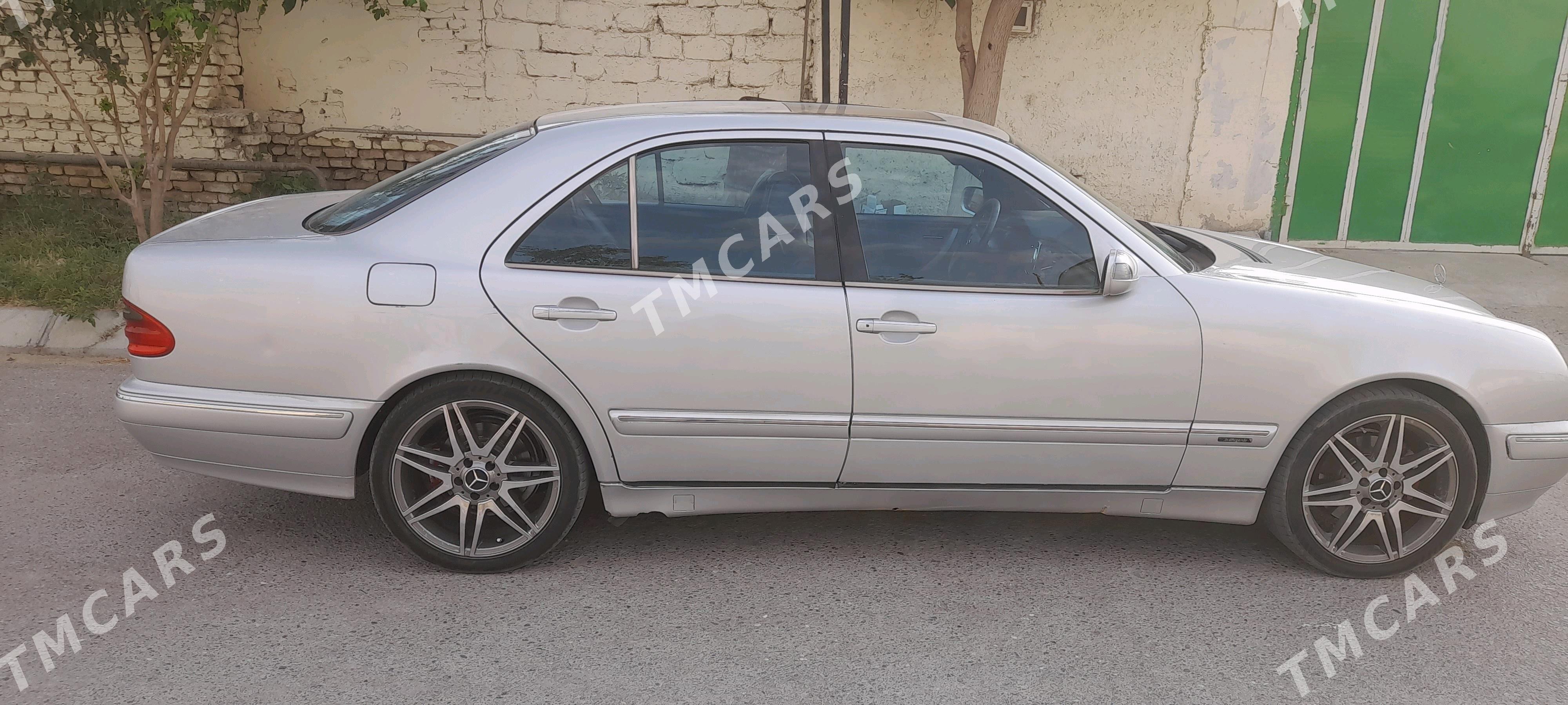 Mercedes-Benz E320 2000 - 85 000 TMT - Aşgabat - img 3