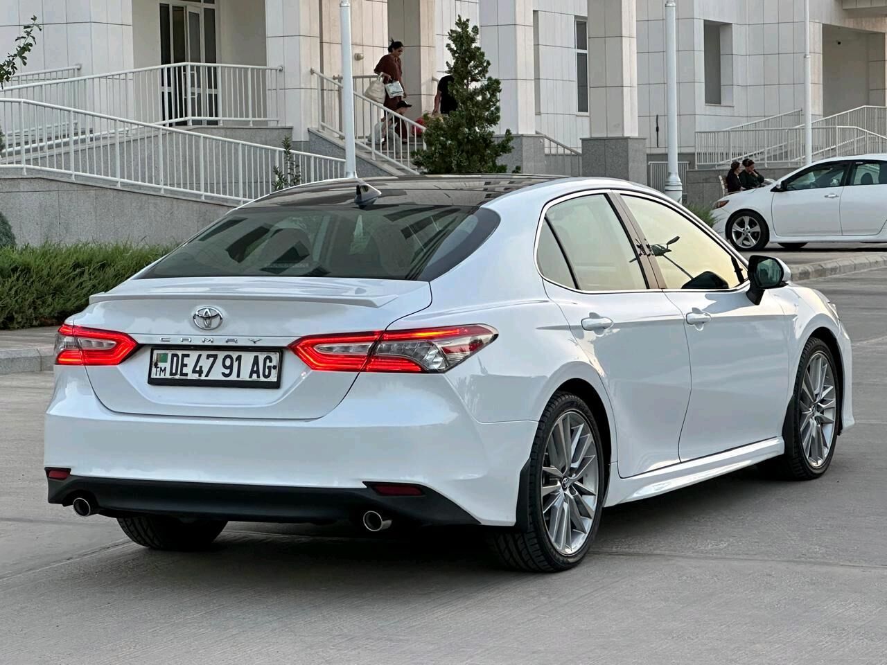 Toyota Camry 2019 - 352 000 TMT - Aşgabat - img 4