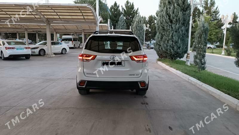 Toyota Highlander 2018 - 540 000 TMT - Мары - img 4