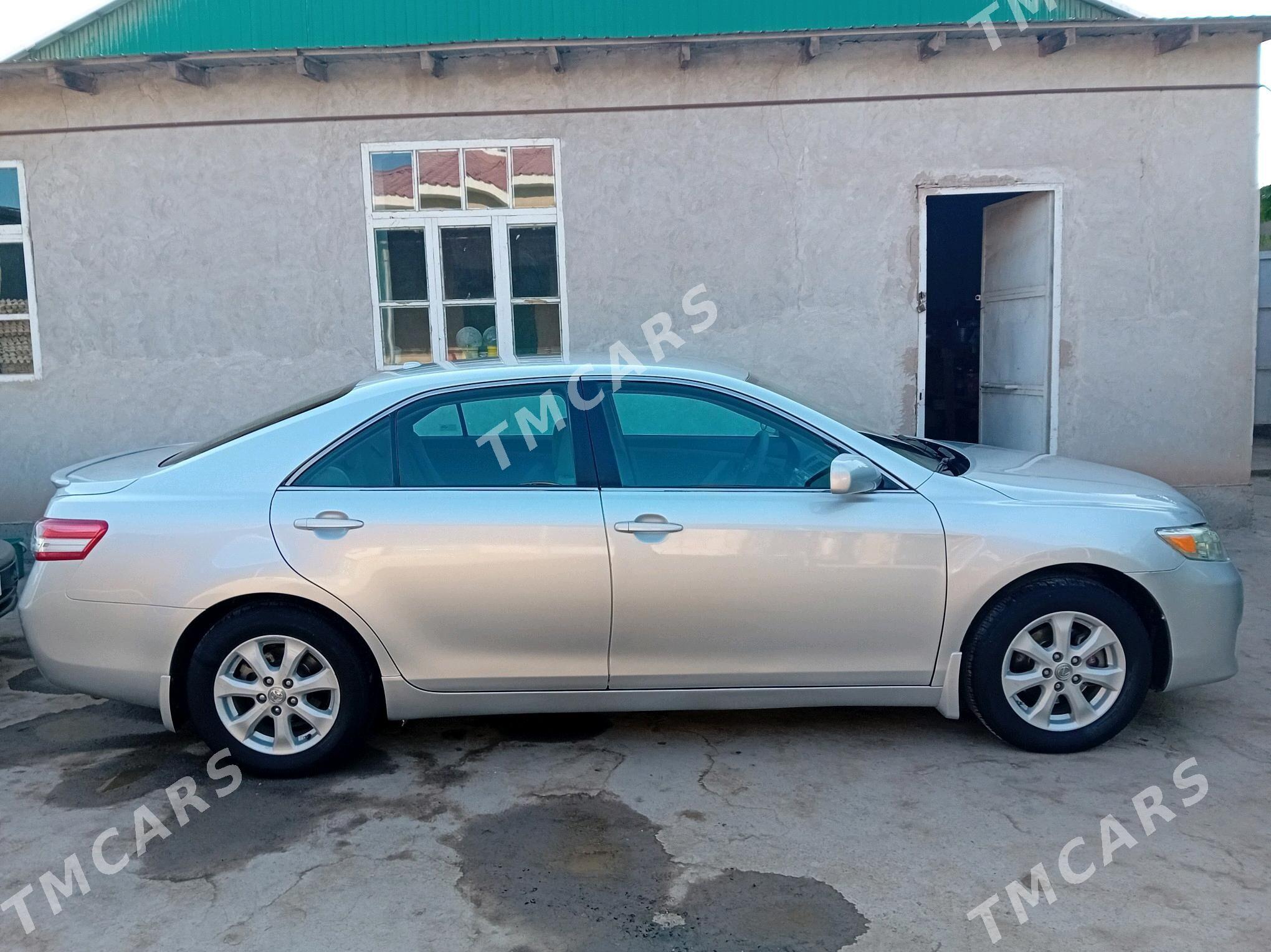 Toyota Camry 2011 - 170 000 TMT - Кёнеургенч - img 2