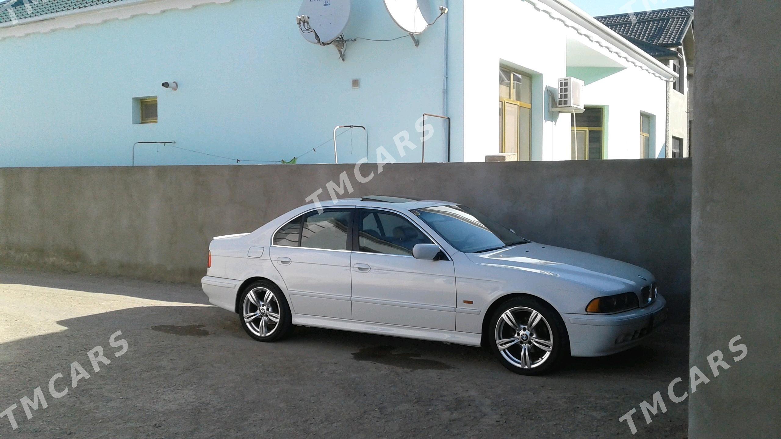 BMW E39 2003 - 90 000 TMT - Туркменбаши - img 3