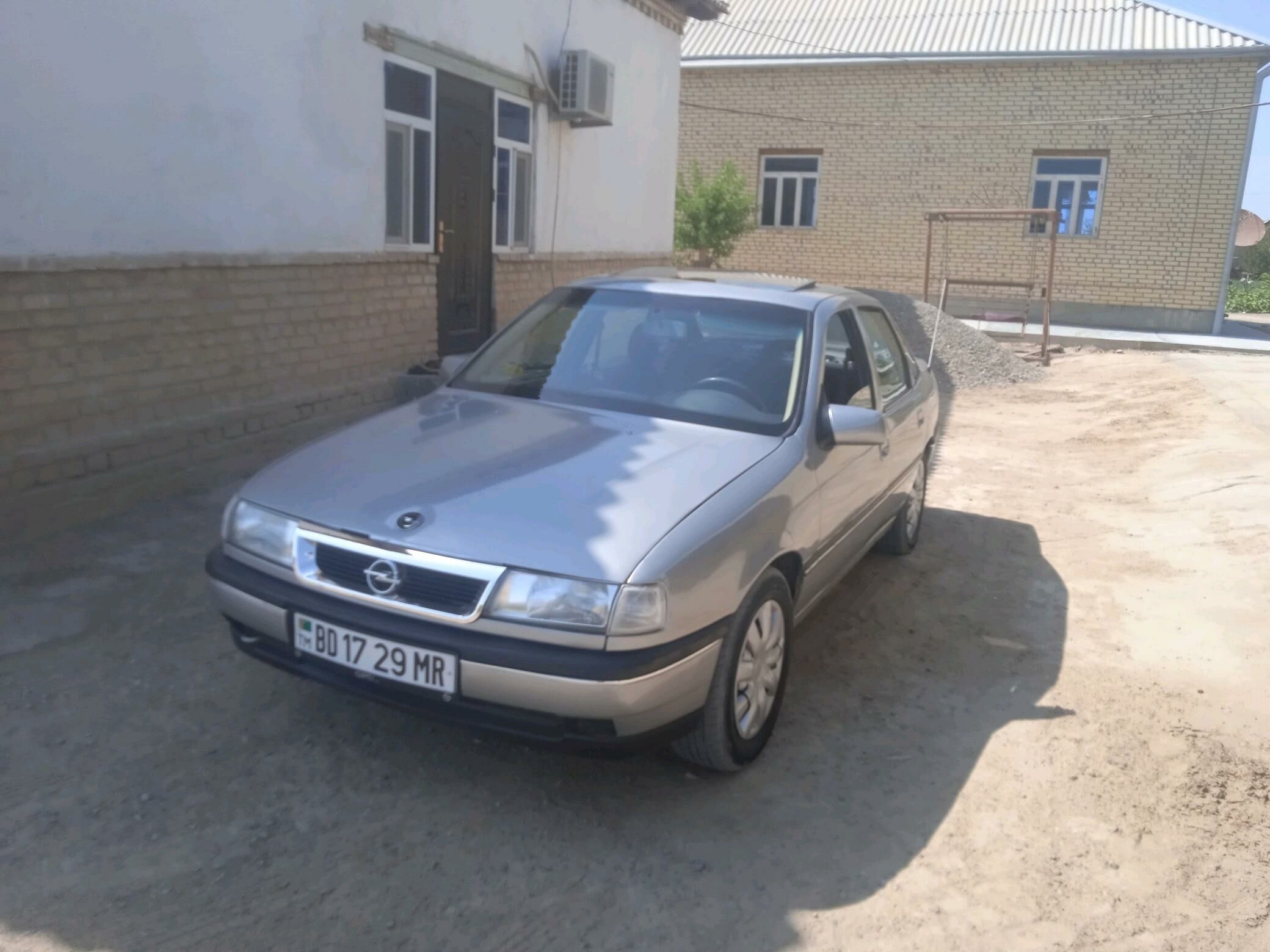 Opel Vectra 1990 - 33 000 TMT - Мары - img 5