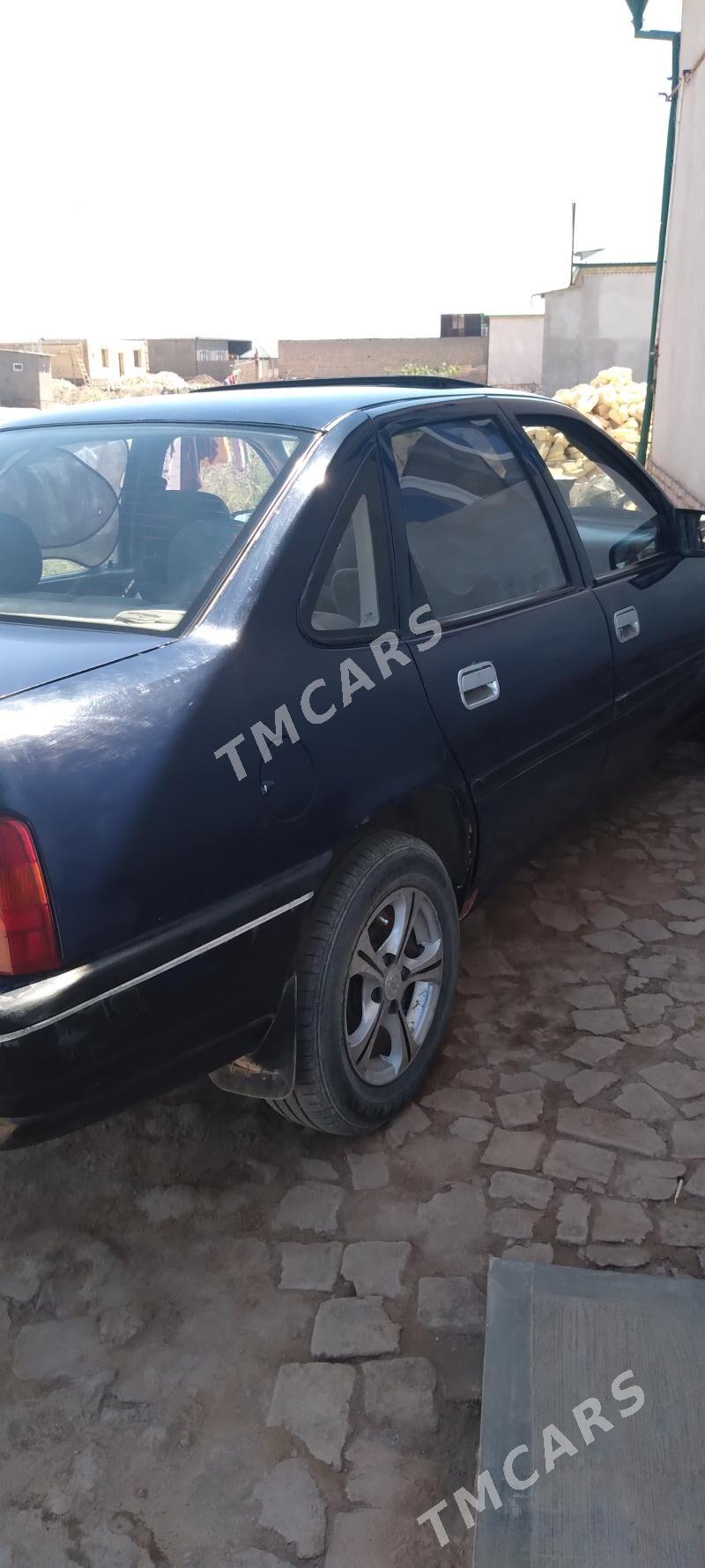 Opel Vectra 1990 - 22 000 TMT - Гурбансолтан Едже - img 4