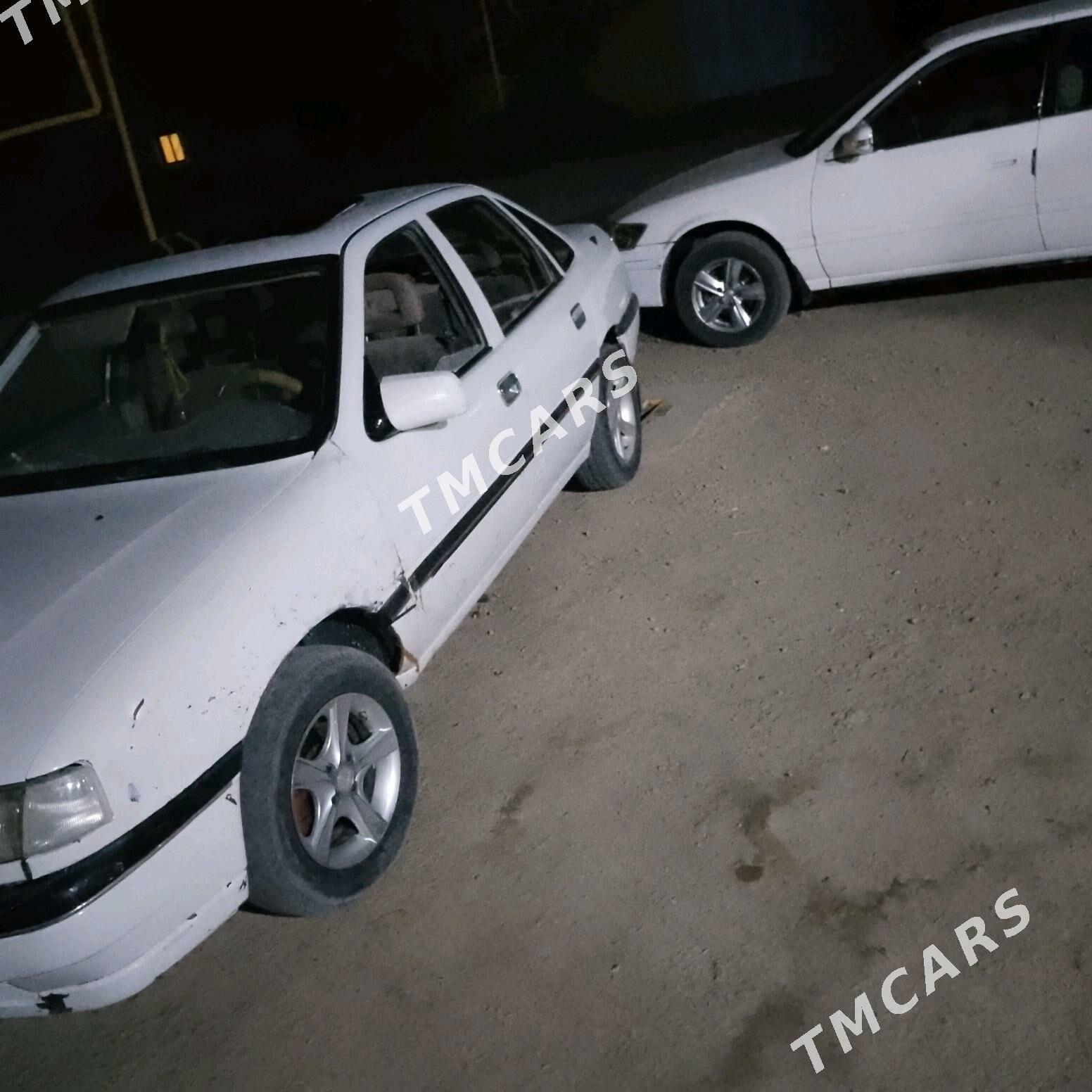 Opel Vectra 1991 - 15 000 TMT - Garabekewül - img 3