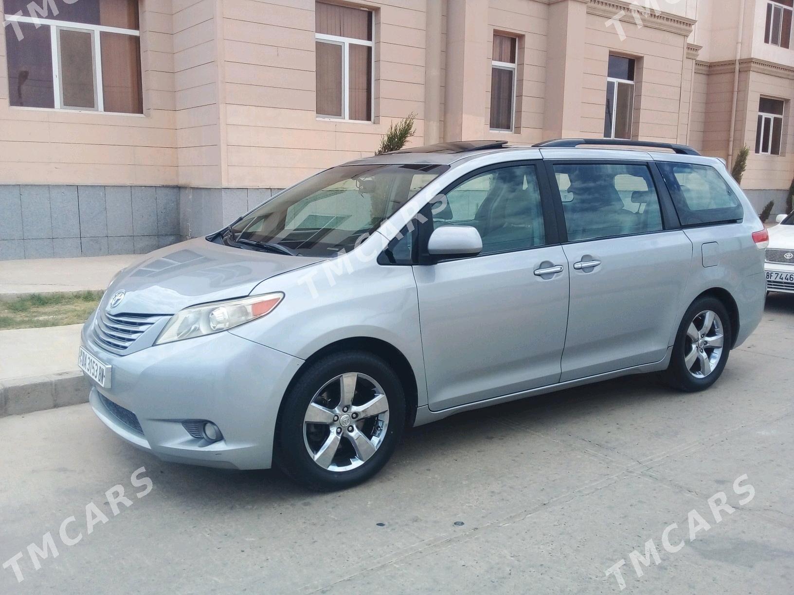 Toyota Sienna 2011 - 270 000 TMT - Туркменбаши - img 2